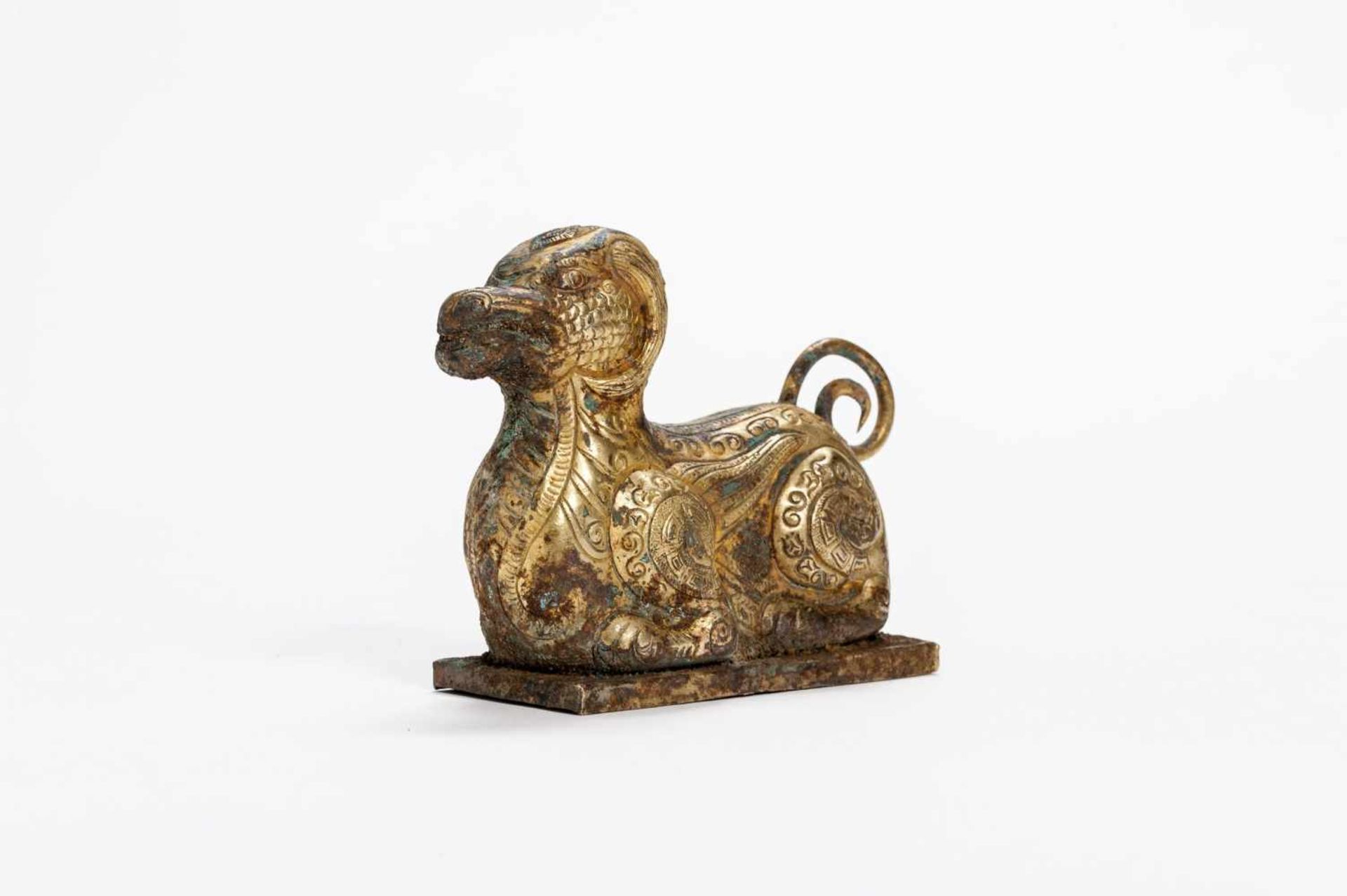 MYTHICAL ANIMAL Copper repoussé with fire gilding. China, presumably Qing-dynasty In archaic - Image 3 of 6