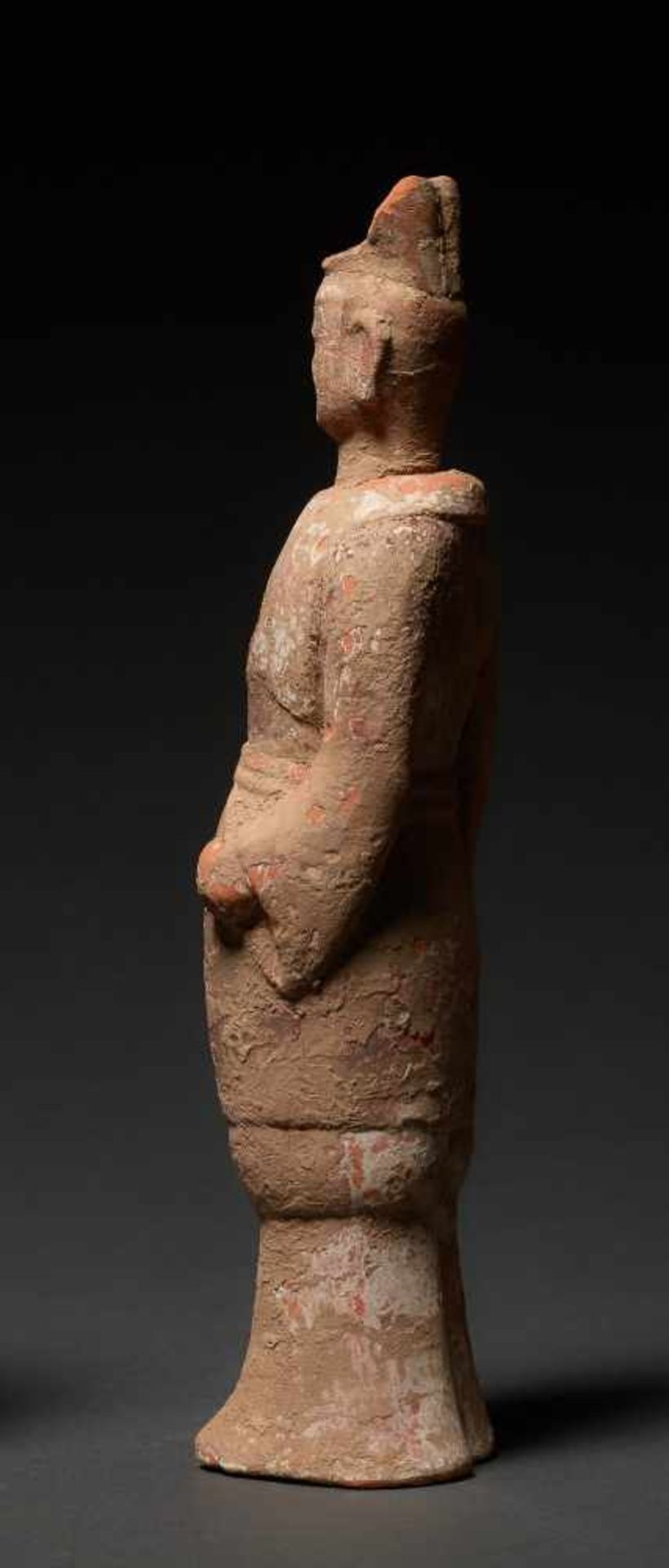 COURTIER Terracotta with painting. China, Wei Dynasty (5th to 6th cent.) A rare smaller figure - Image 4 of 5