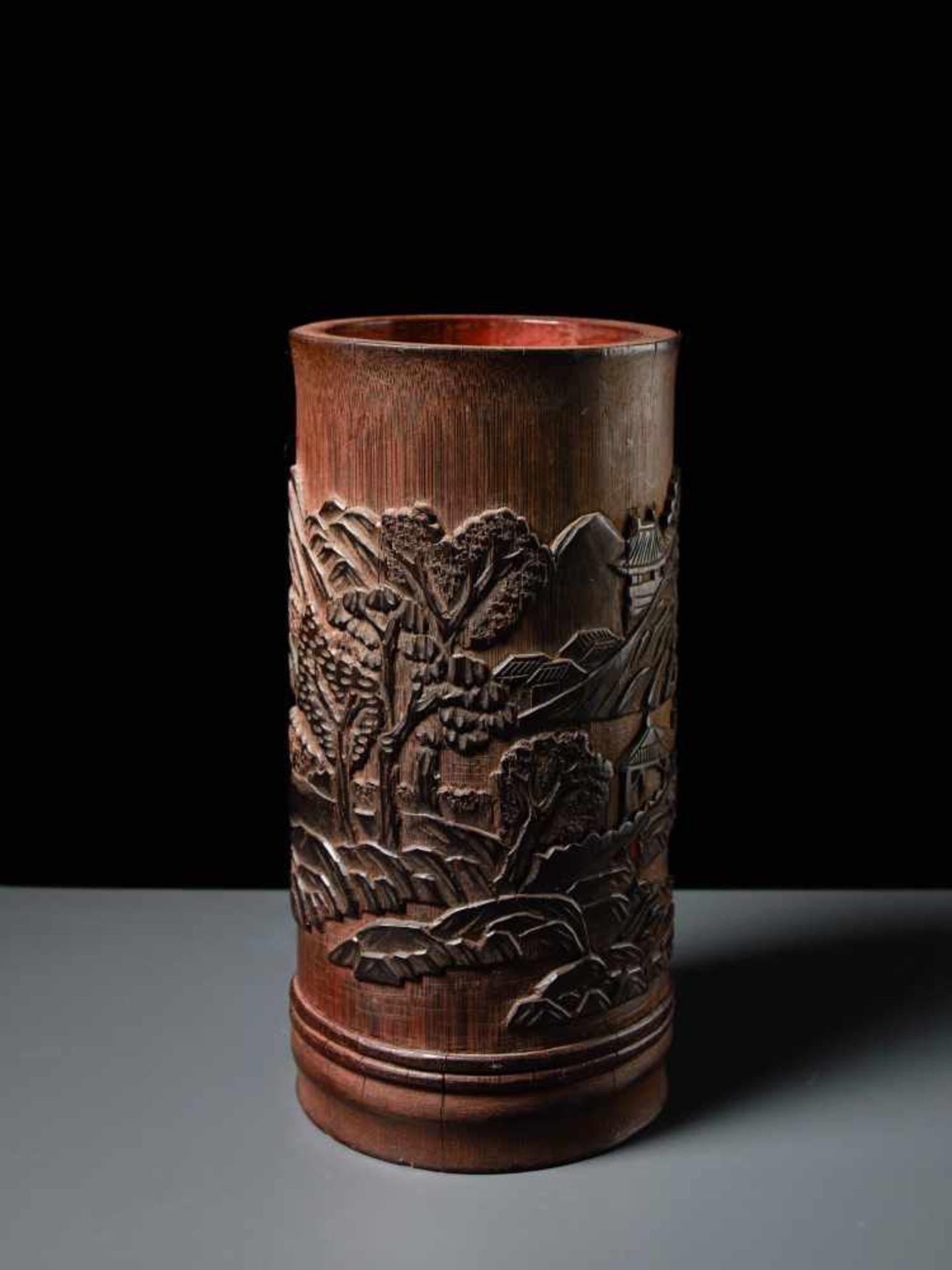 BRUSH CUP WITH LANDSCAPE RELIEF Bamboo trunk. China, Qing Dynasty, 19th cent. Very good work, - Image 2 of 5