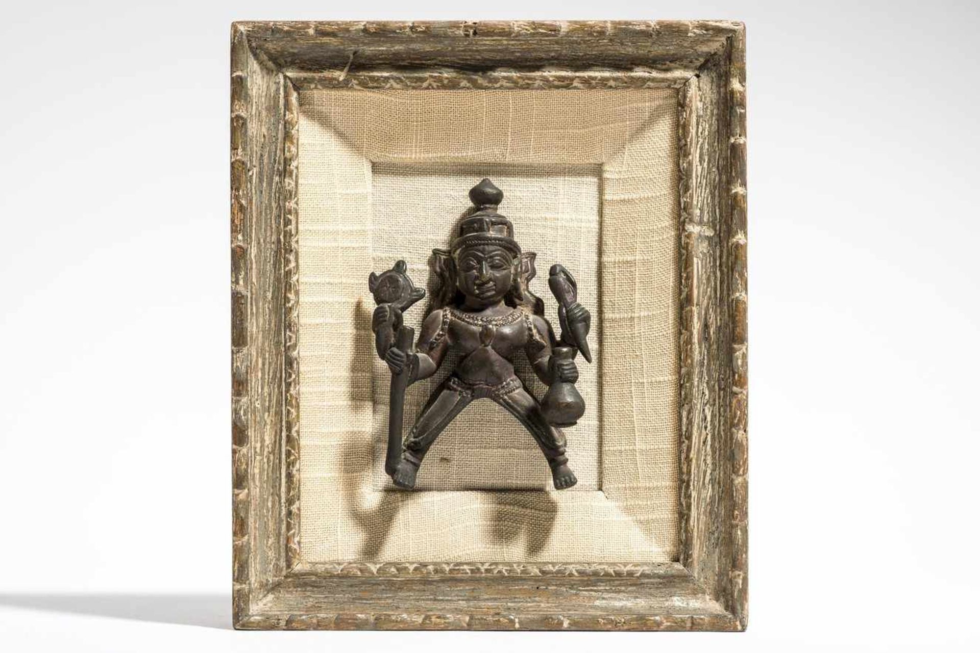 GOD VISHNU Bronze. India, approx. 18th to 19th cent. Small cult bronze, neatly affixed within a