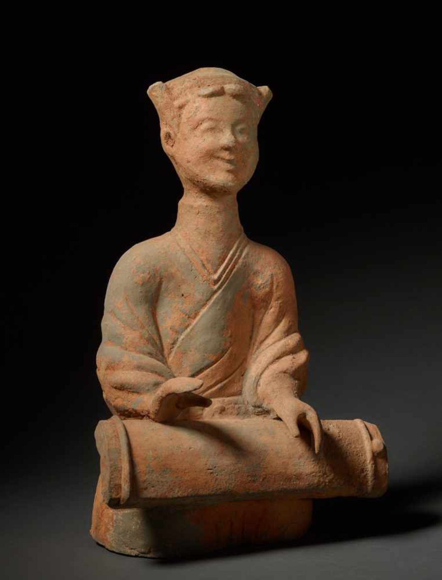 MUSICIAN Terracotta. China, Sichuan, Eastern Han (25 - 220) A girl cowered on the bottom, playing - Image 2 of 6