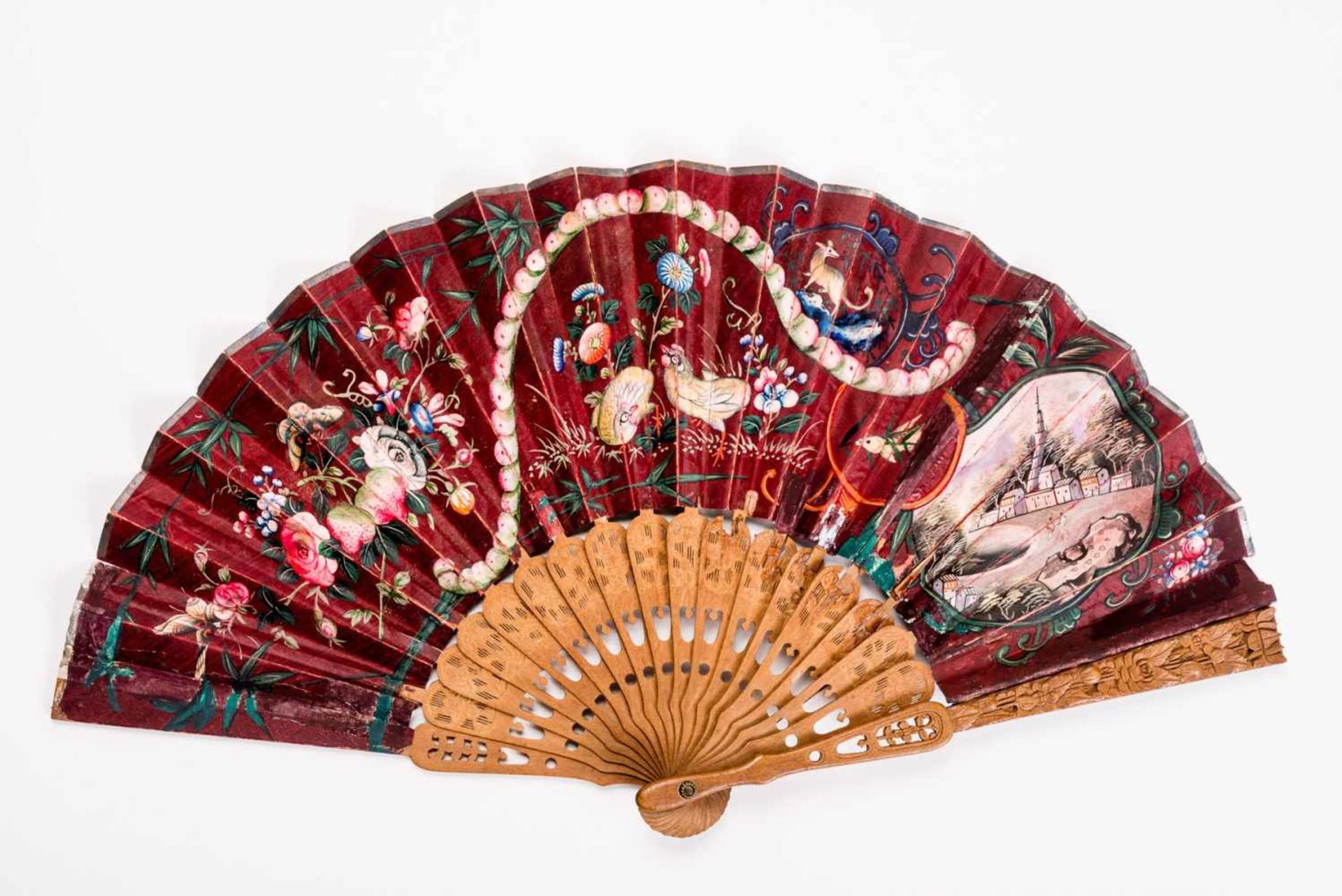 FOLDING FAN WITH FIGURATIVE SCENE, ANIMALS etc. Gouache, silk, ivory, wood. China, late Qing Dynasty - Image 3 of 3