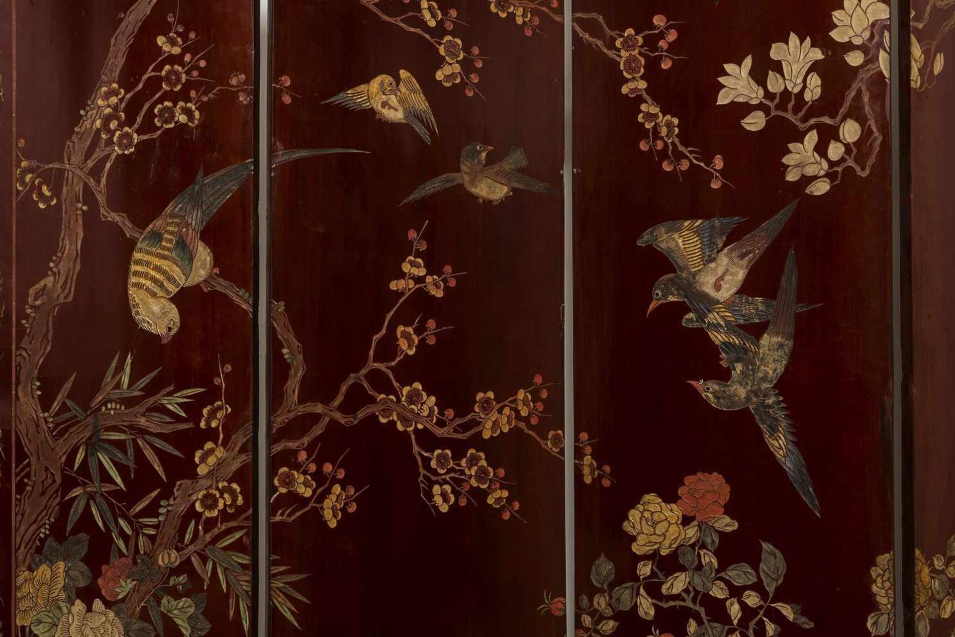 LARGE SIX-PART KOROMANDEL SCREEN DEPICTING AN IMPERIAL SCENE Wood, lacquer techniques. China, - Image 3 of 12
