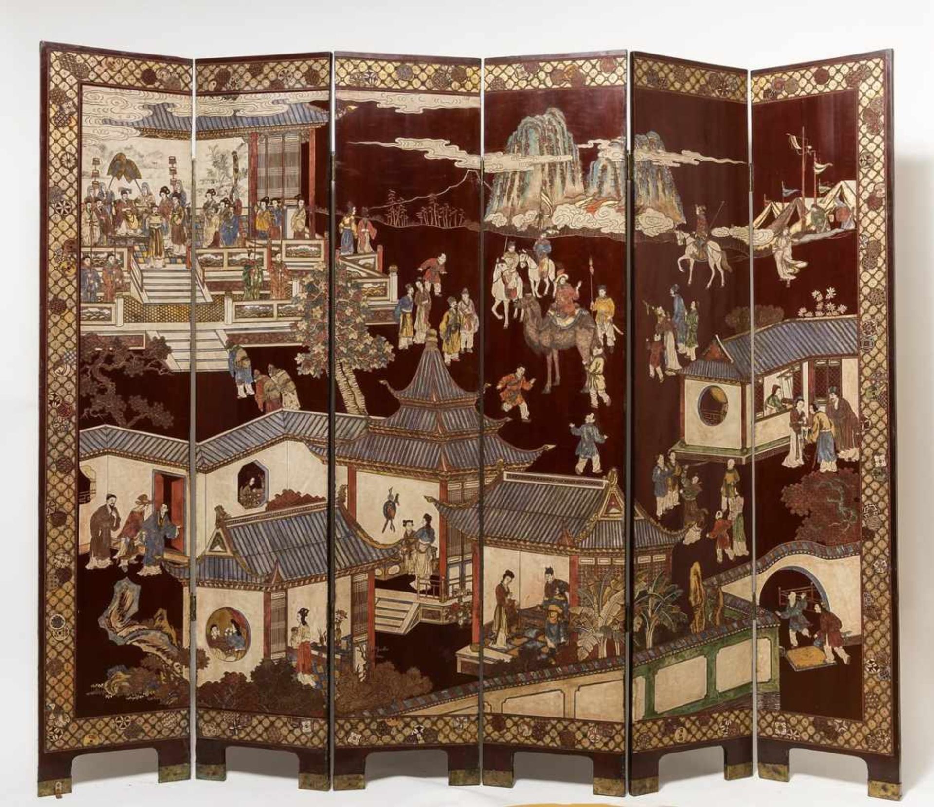 LARGE SIX-PART KOROMANDEL SCREEN DEPICTING AN IMPERIAL SCENE Wood, lacquer techniques. China, - Image 5 of 12