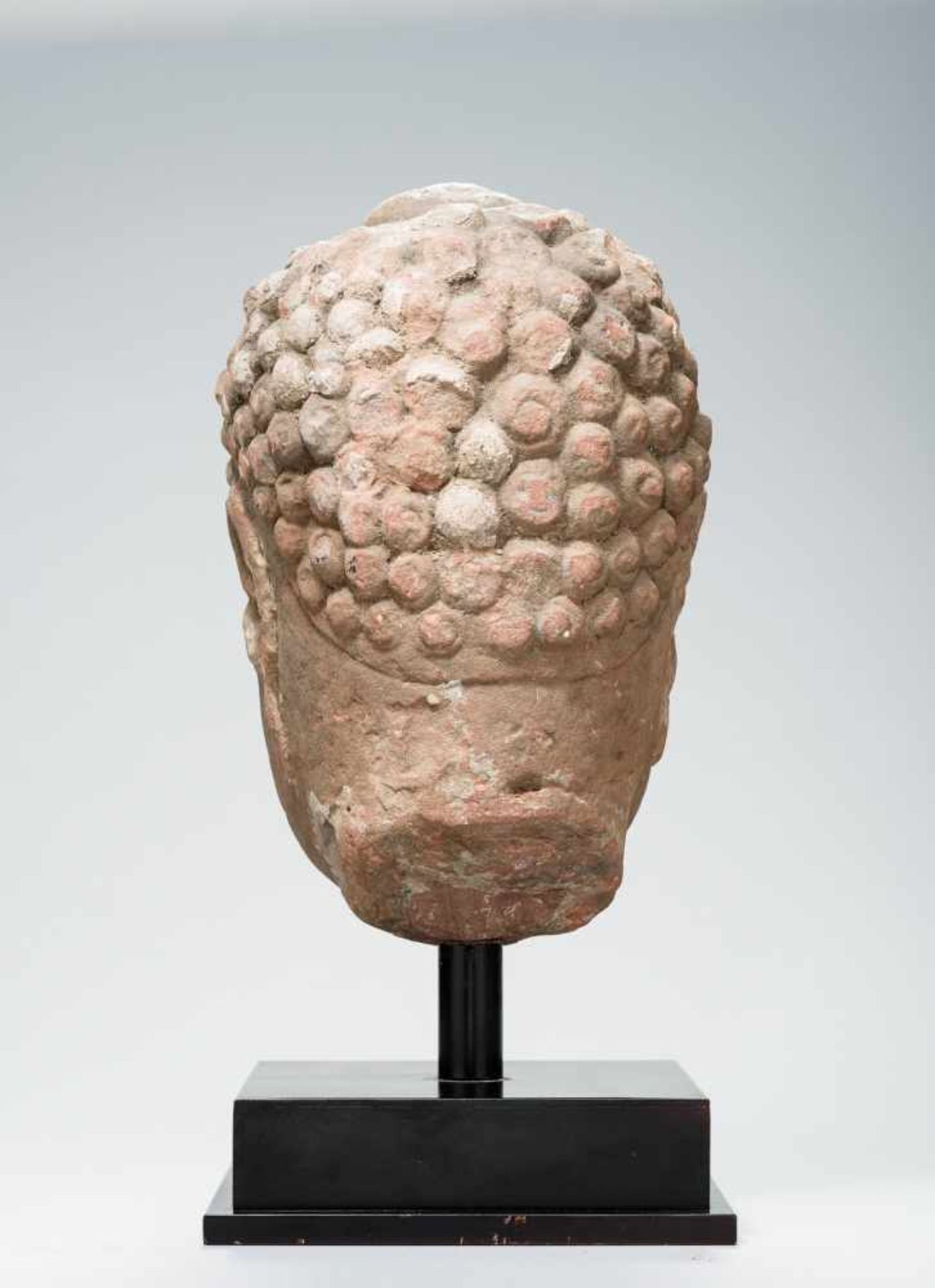 A LARGE HEAD OF A BUDDHA Red sandstone. China, Song Dynasty, approx. 12th / 13th century A rare - Image 3 of 3