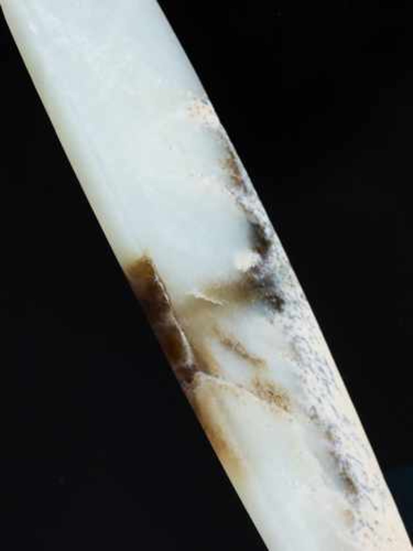 A STRIKING MARBLE-LIKE BEN BLADE IN WHITE JADE Jade, China. Early Bronze Age, Qijia Culture, c. - Image 5 of 7