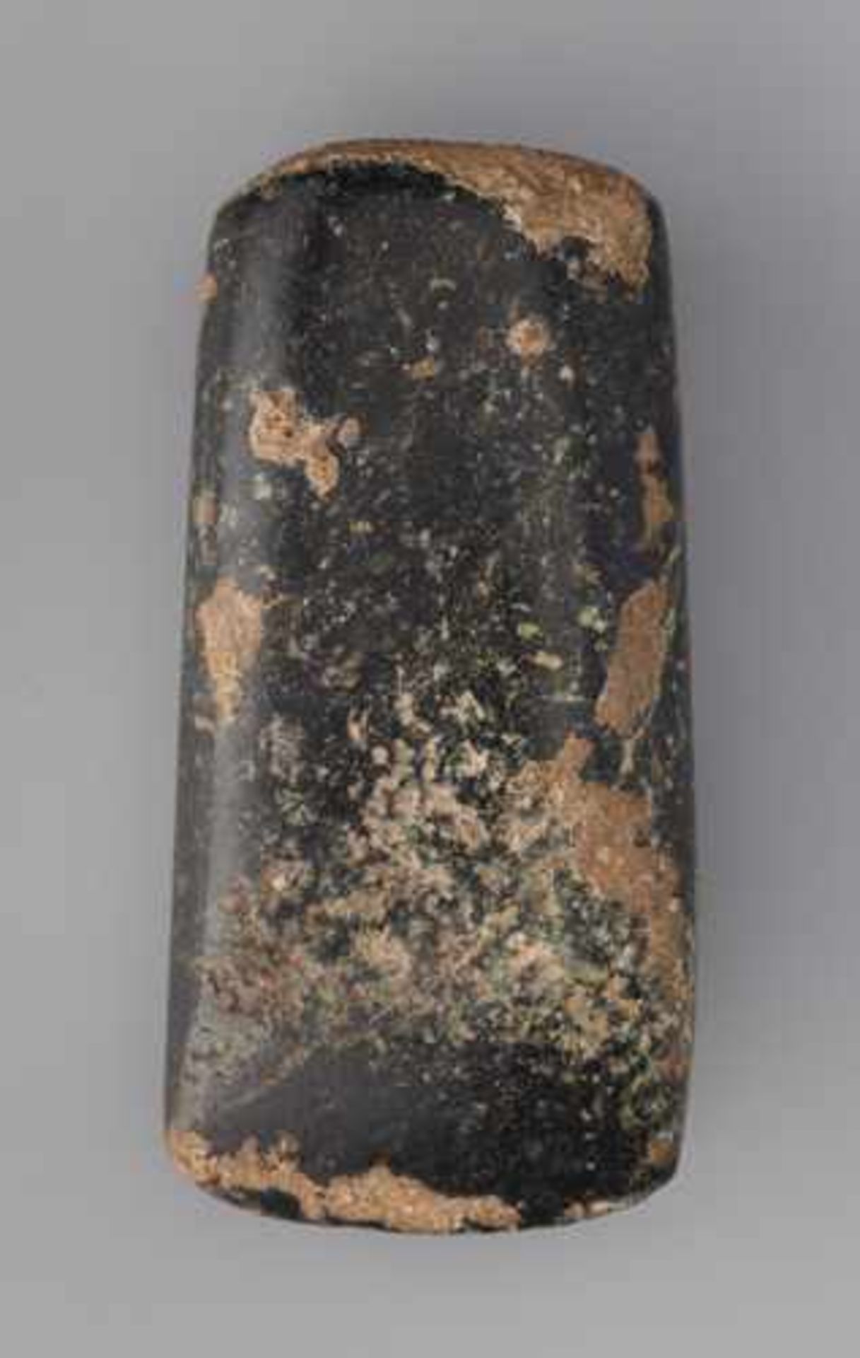 A LATE NEOLITHIC BLADE-SHAPED ORNAMENT WITH SMOOTH POLISH and A SMALL AXE IN BLACK STONE Jade, - Image 2 of 7