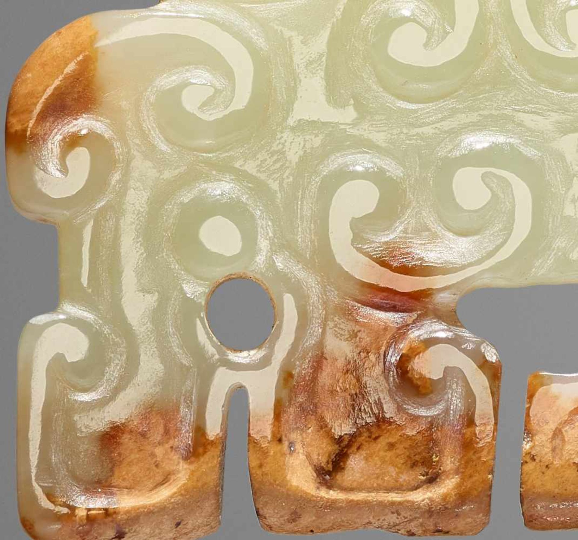 SMALL TIGER-SHAPED ORNAMENT IN TRANSLUCENT GREEN JADE Jade, China. Eastern Zhou, late Spring and - Image 7 of 8