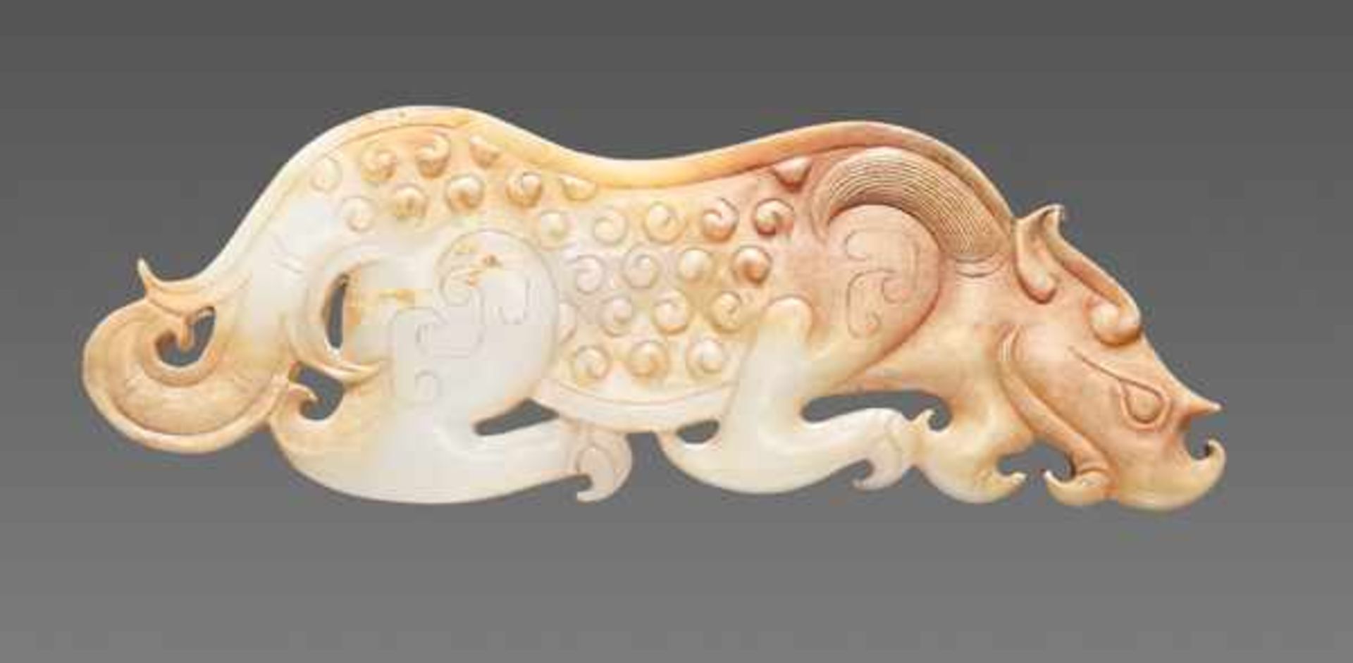 AN AMAZING CROUCHING TIGER IN WHITE JADE Jade, China. Western Han, 3rd - 2nd century BC 虎形玉飾 - 西漢, - Image 2 of 8