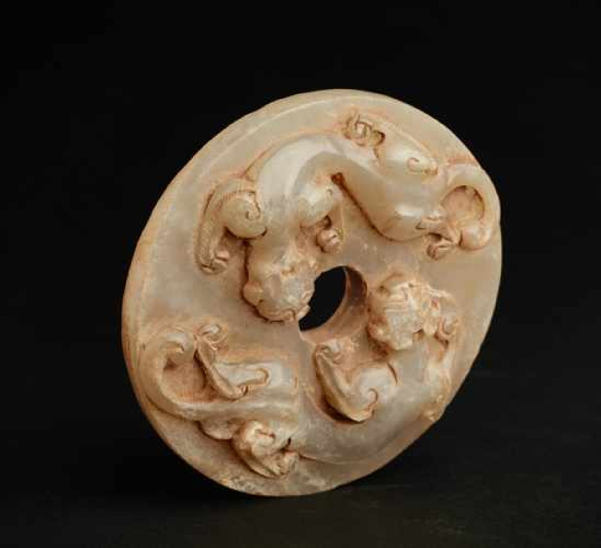 AN IMPRESSIVE WHITE JADE SWORD POMMEL WITH TWO DRAGONS CARVED IN RELIEF Jade, China. Western Han, - Image 3 of 9