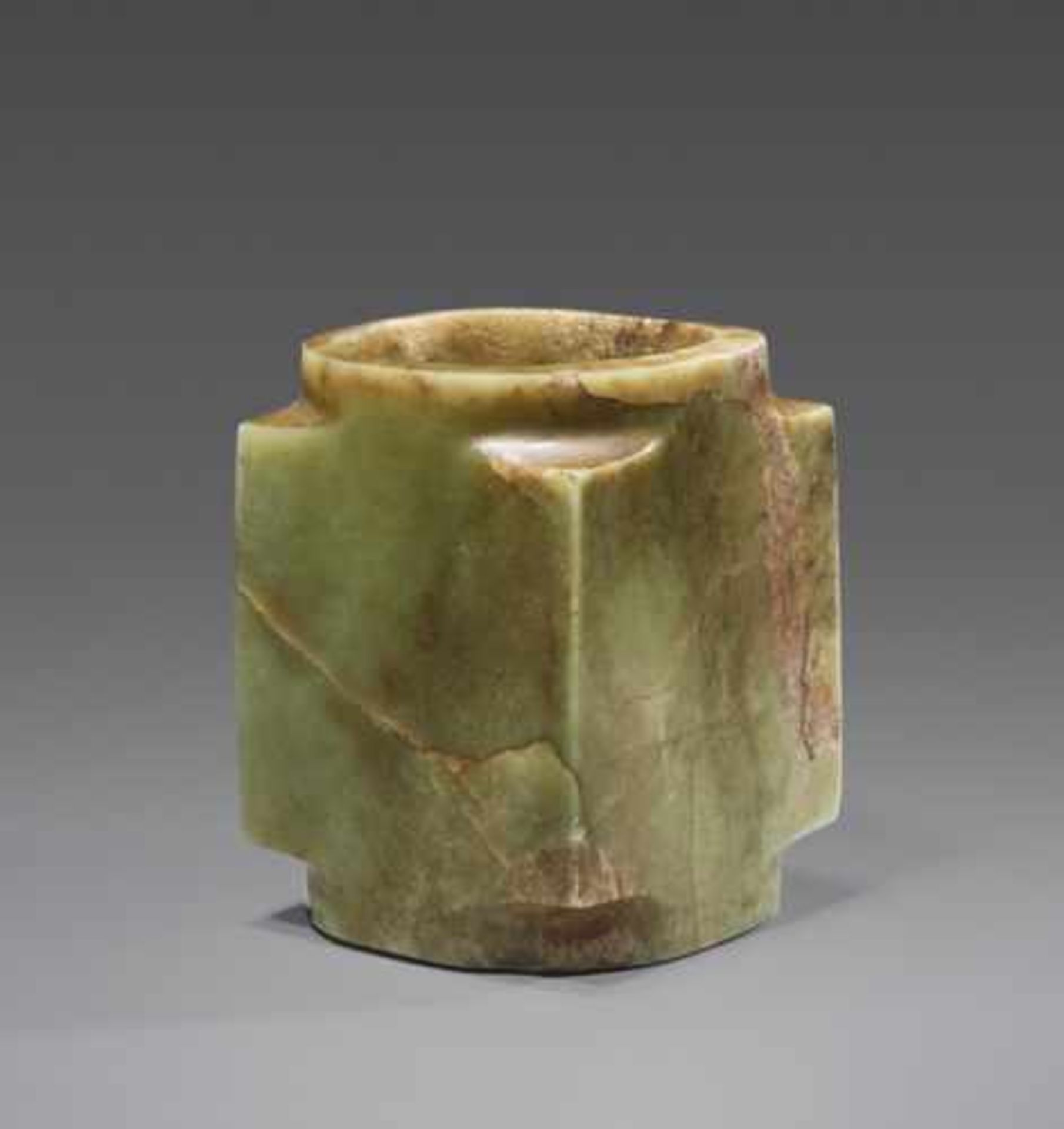 AN ELEGANT, PLAIN CONG IN HIGHLY POLISHED, LIGHT GREEN JADE Jade, China. Early Bronze Age, Qijia - Image 2 of 6