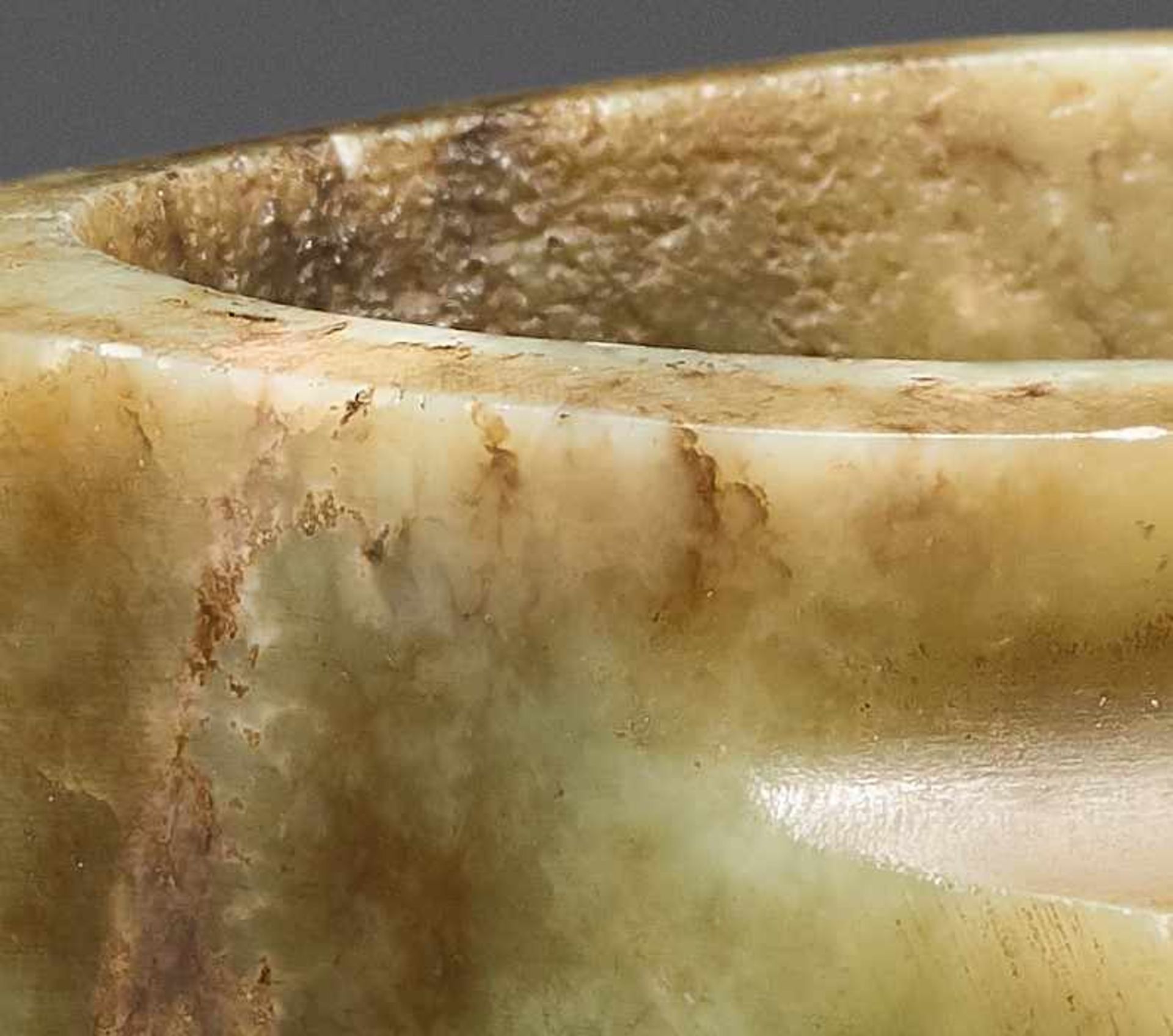 AN ELEGANT, PLAIN CONG IN HIGHLY POLISHED, LIGHT GREEN JADE Jade, China. Early Bronze Age, Qijia - Image 6 of 6