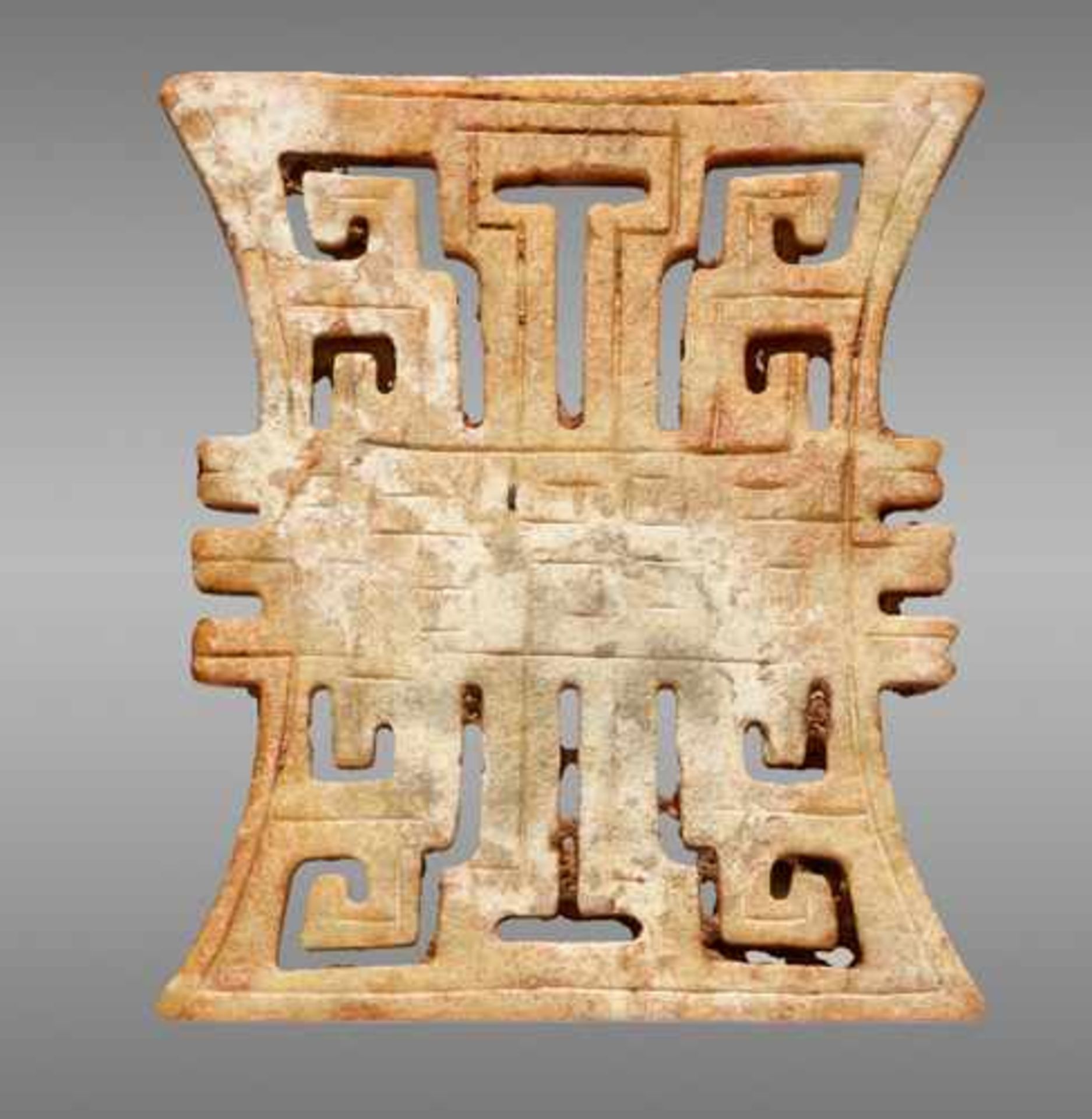 AN INTERESTING ORNAMENT WITH A GEOMETRIC OPENWORK DESIGN AND STRIKING OUTLINE Jade, China. Eastern - Image 2 of 6