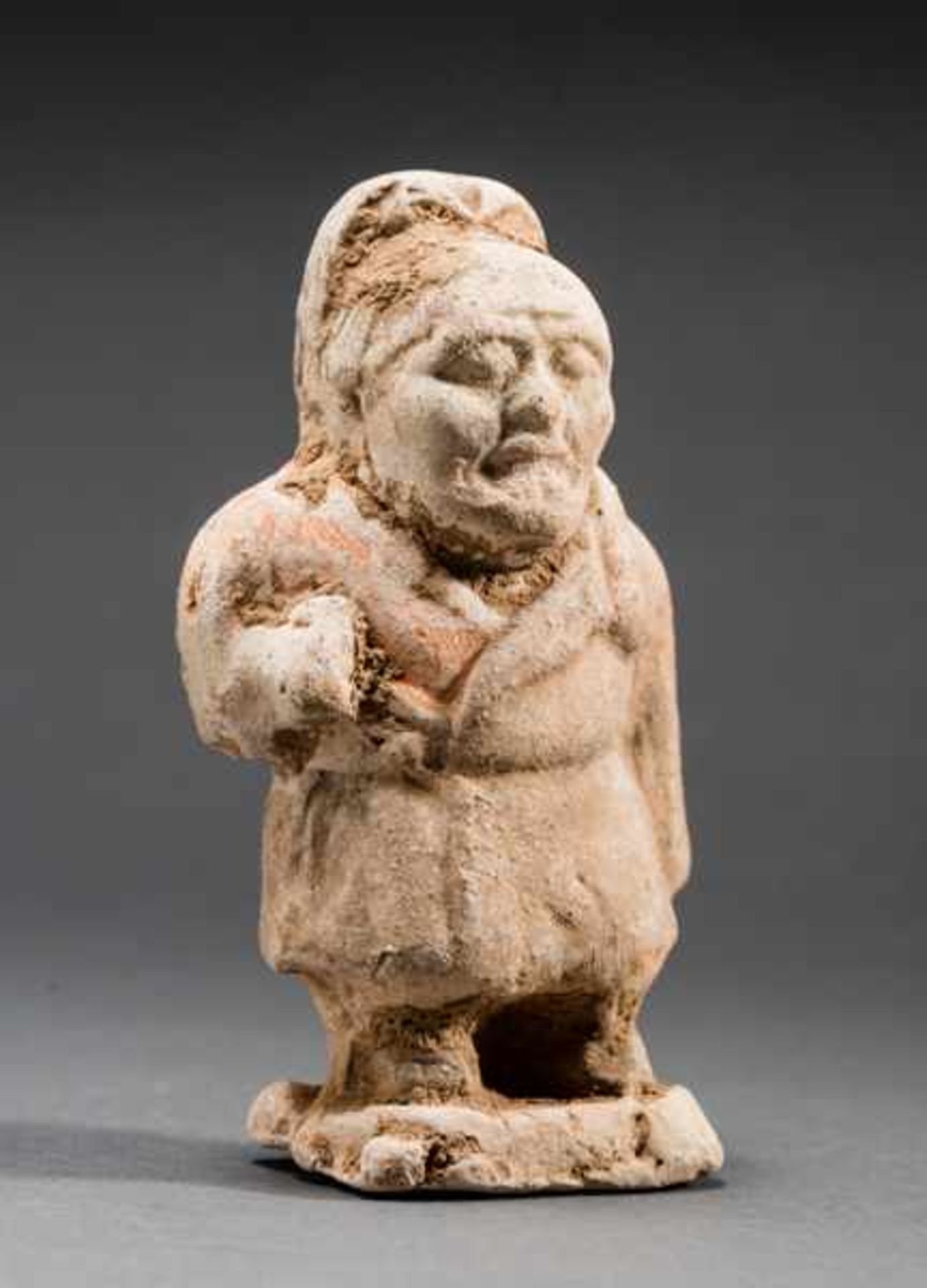 RARE DEPICTION OF A DWARF Terracotta with remnants of original painting. China, Tang dynasty, (618 - - Image 3 of 7