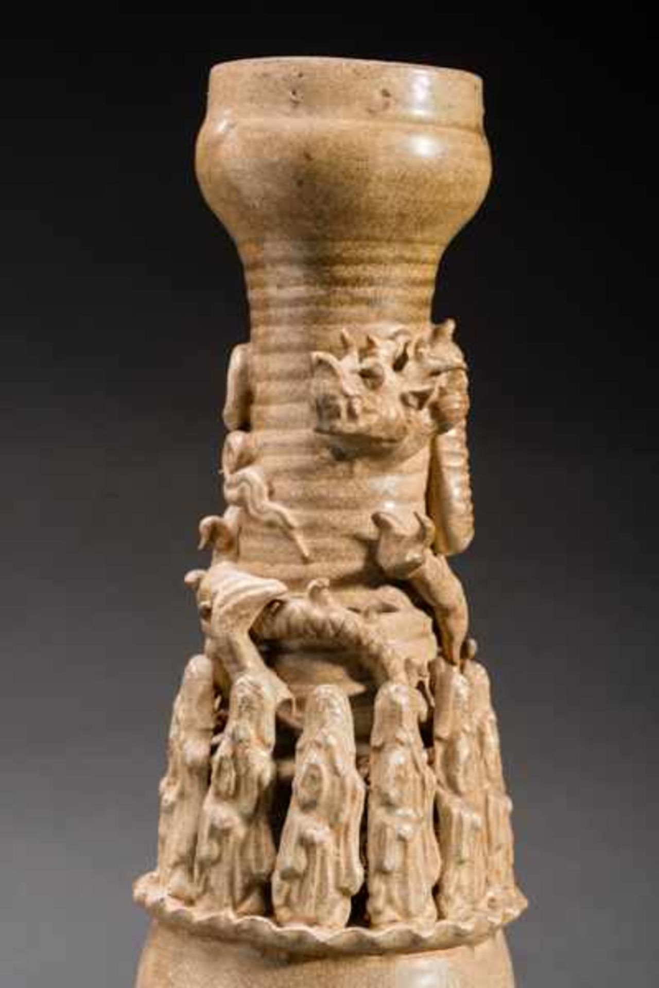 TALL BURIAL VASE Glazed ceramic. China, Song dynasty(12th/13th cent.)墓葬瓶Cf. nos. 58, 59, 60. Here - Image 4 of 5