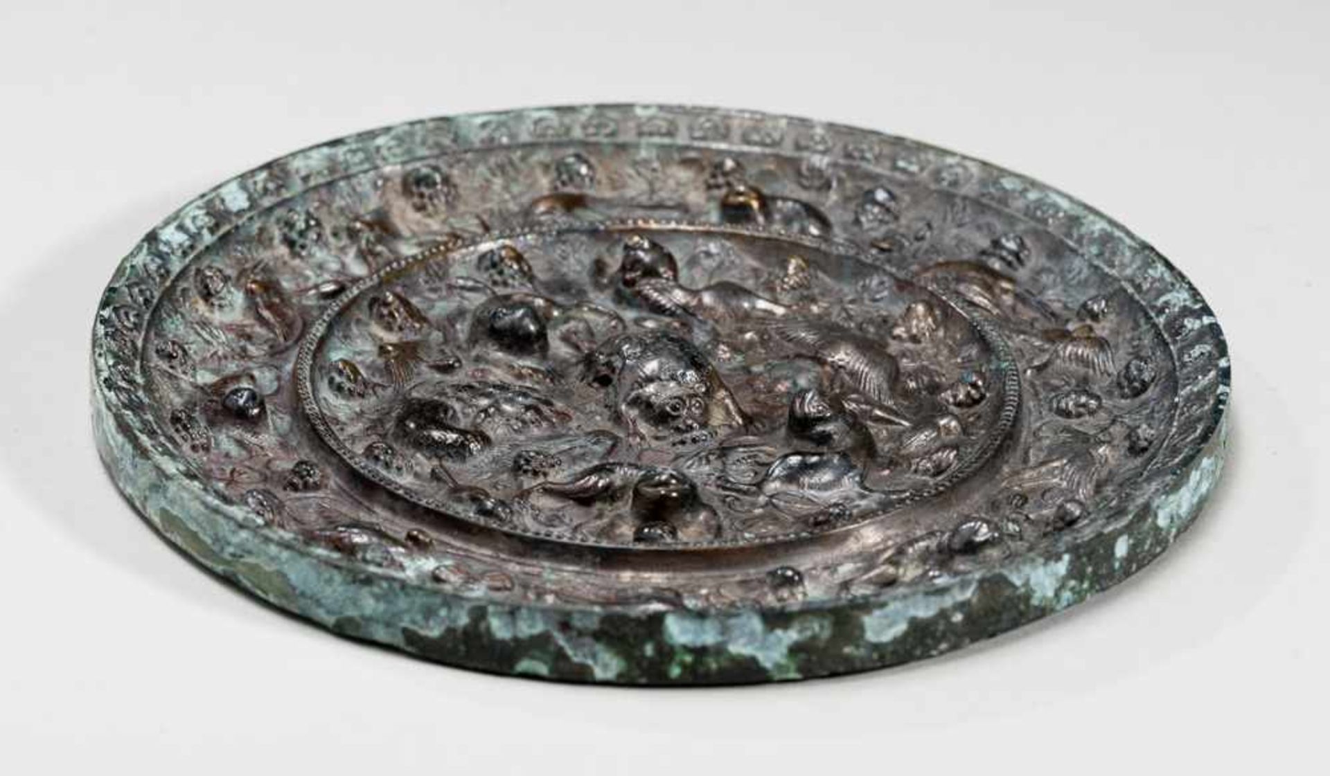 MIRROR RICHLY ORNAMENTED WITH ANIMALS Bronze. China, Tang dynasty (618 - 907)瑞獸銅鏡Decorated in a very - Image 3 of 3