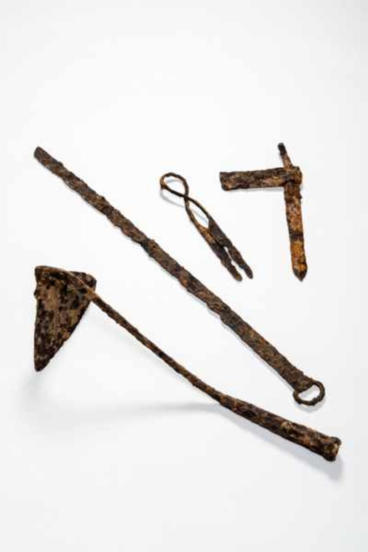 RARE COLLECTION OF IRON TOOLS Iron. China, ca. Han dynasty, 206 BCE - 220 CE,to Northern Wei dynasty - Image 2 of 3