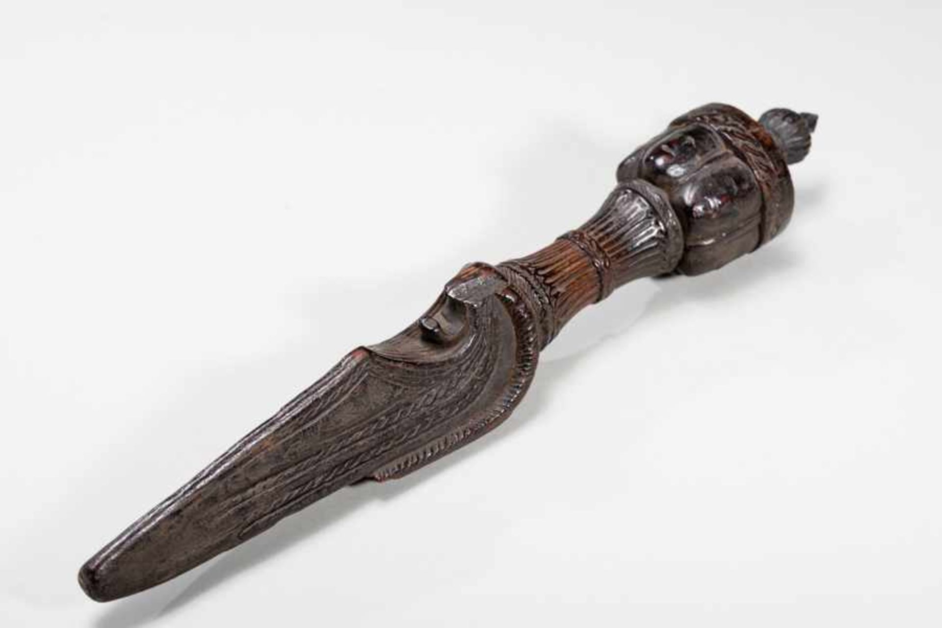GHOST DAGGER WITH HEADS OF PROTECTIVE DIVINITIES Stained wood. Tibet, 18th to 19th cent.神人首匕首Large - Image 2 of 5