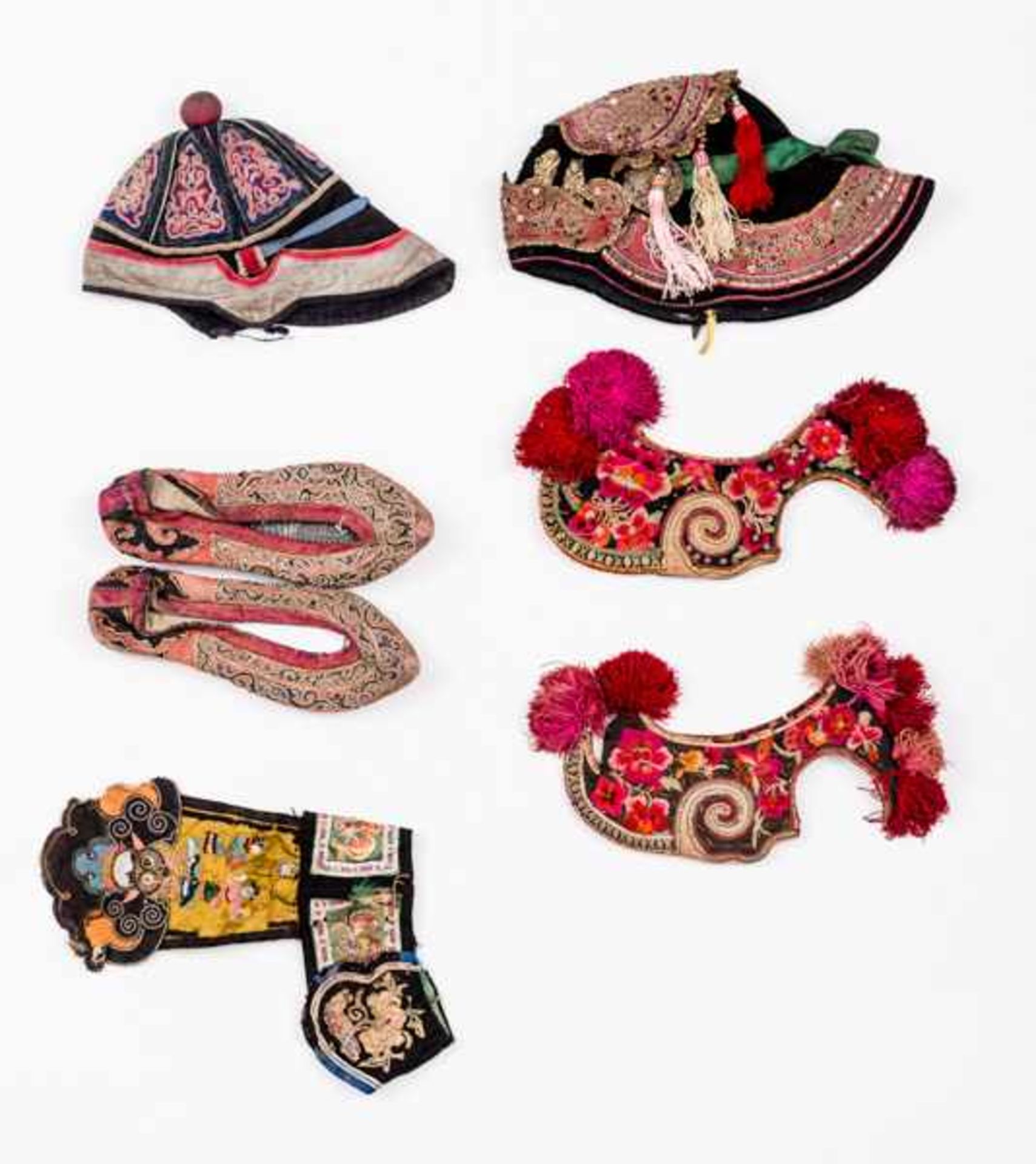 5 PIECES OF HEADWEAR FOR CHILDREN Rough fabric and silk. China, ca. 19005件兒童衣物及一雙鞋子Like no. 71,