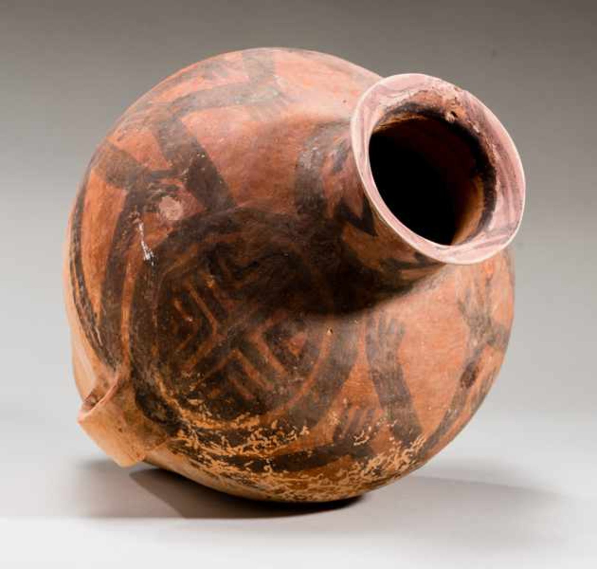 LARGE VESSEL Terracotta with the original painting. China, Yangshao culture (3000-2000BCE) Majiayao, - Bild 5 aus 6