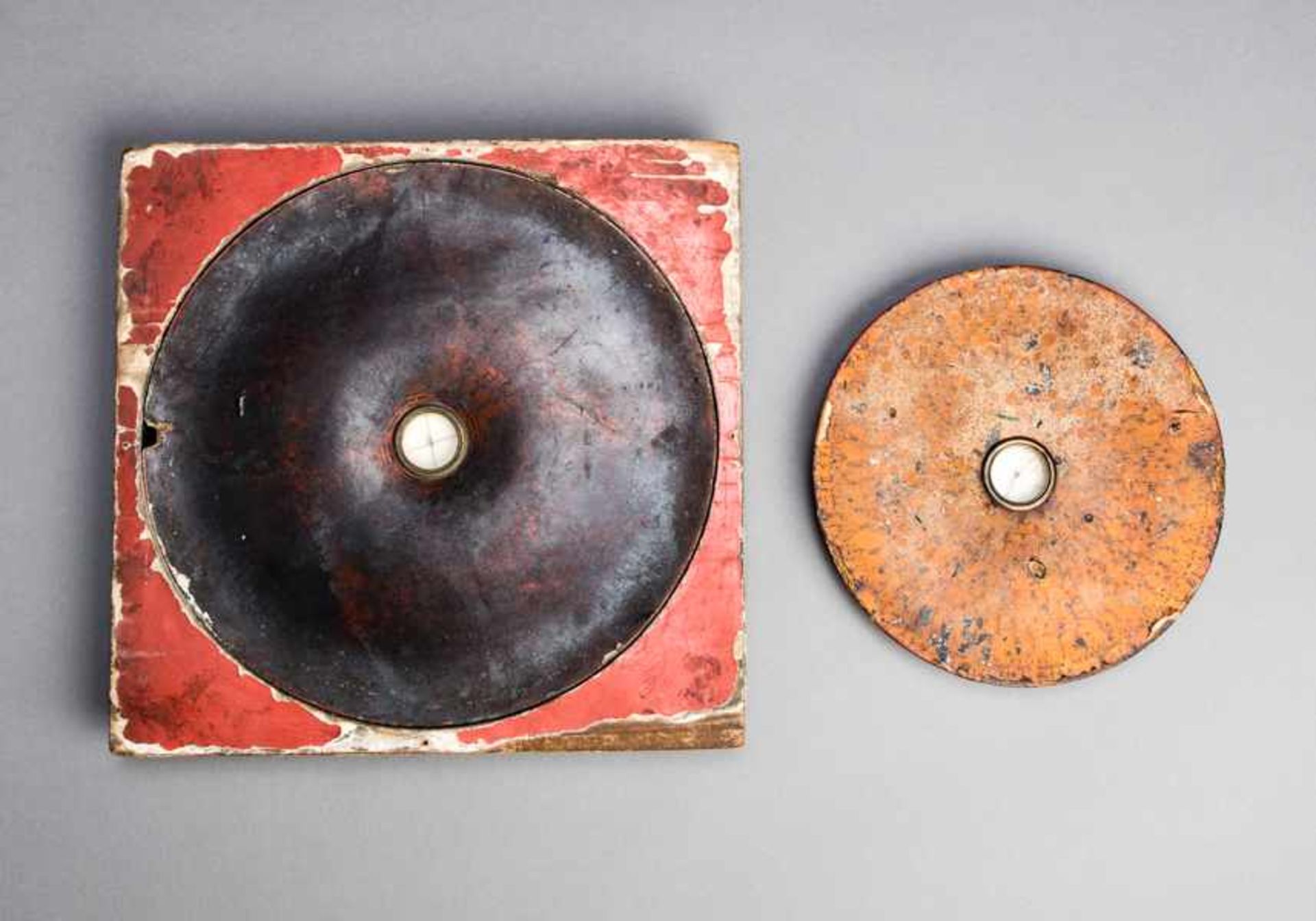 2 CHINESE COMPASSES Wood, glass, metal. China, ca. 19002個中國指南針In addition to paper, book printing
