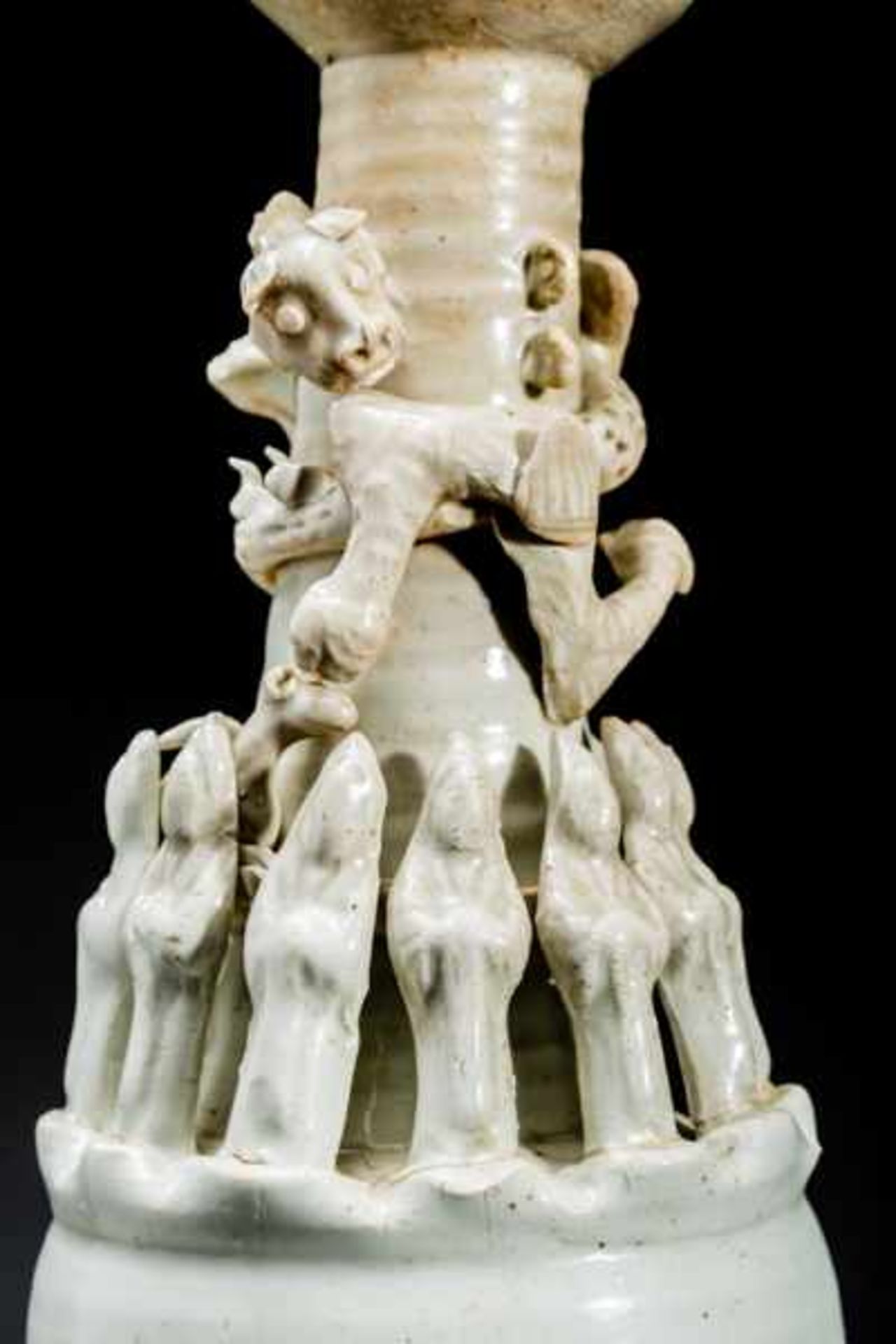 TALL BURIAL VASE Glazed ceramic. China, Song dynasty(12th/13th cent.)個墓葬瓶Burial vases of this kind - Image 3 of 5