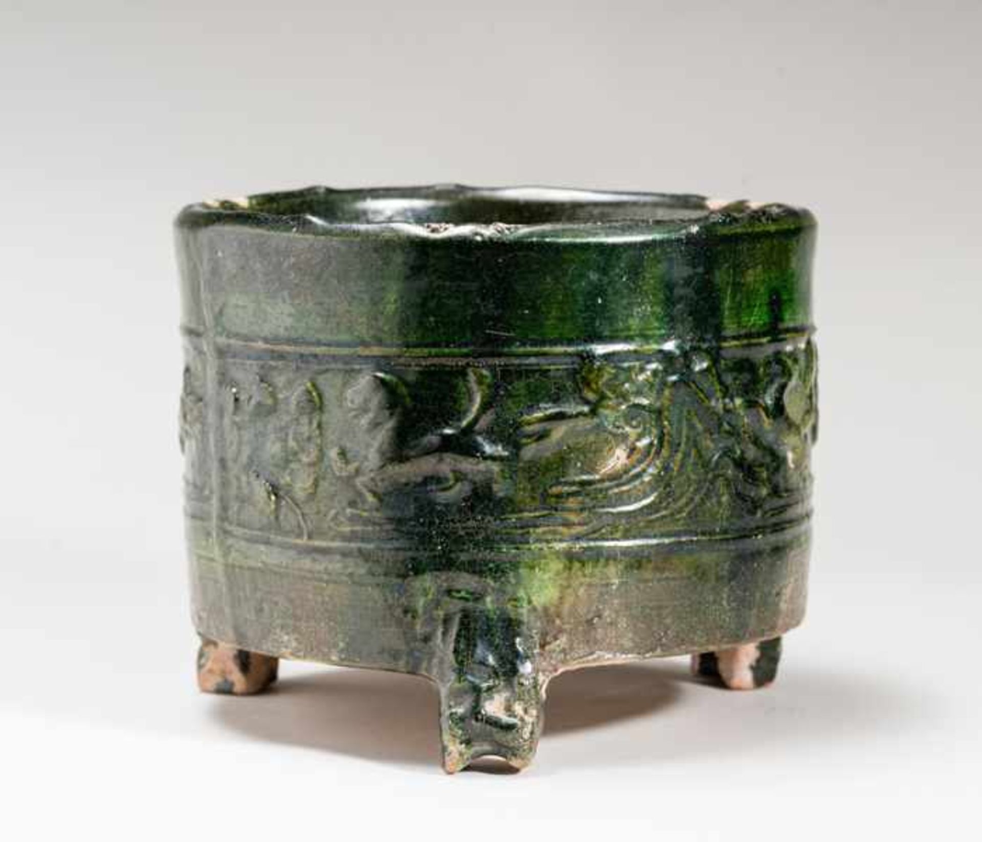 COSMETIC CONTAINER Glazed ceramic. China, Han dynasty (206 BCE - 220 CE)陶盂Splendid, glazed vessel. - Image 4 of 6