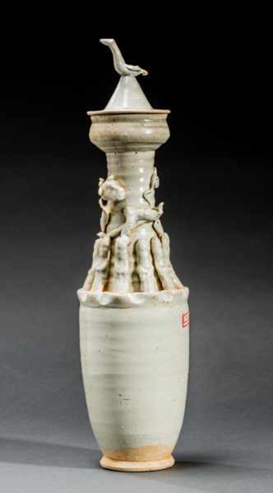 TALL BURIAL VASE Glazed ceramic. China, Song dynasty(12th/13th cent.)個墓葬瓶Burial vases of this kind