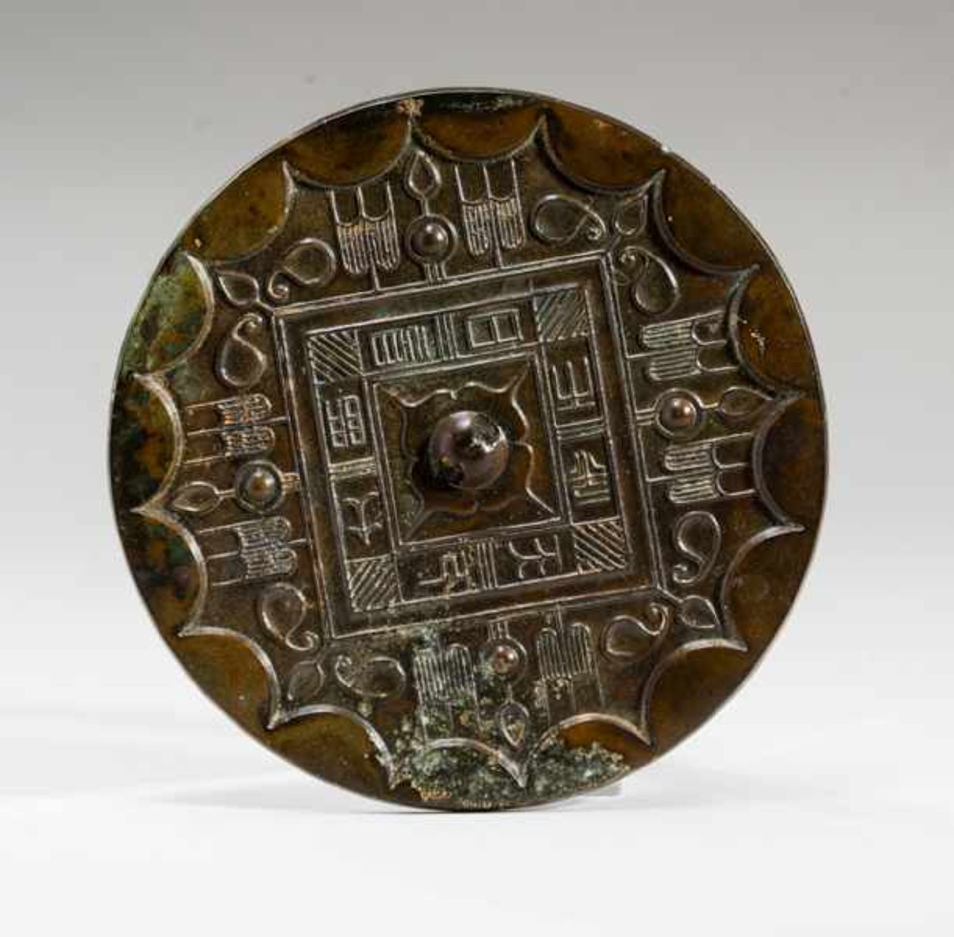 LARGE MIRROR Bronze. China, possibly Five Dynasties (907 - 960)to Song dynasty (960 - 1279)大銅鏡This