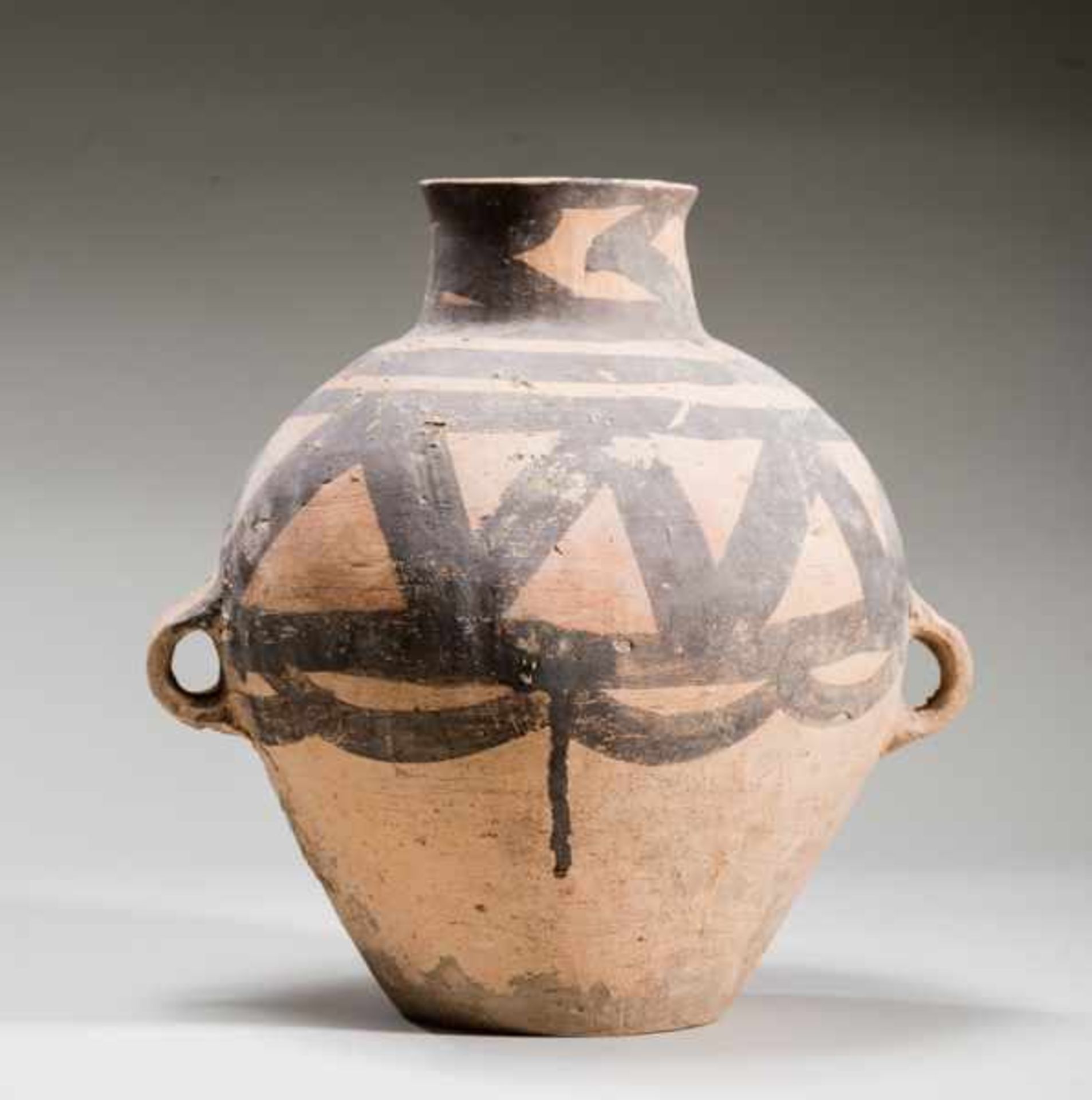 POT Terracotta with the original painting. China, Yangshao culture (3000-2000 BCE), Majiayao,Machang