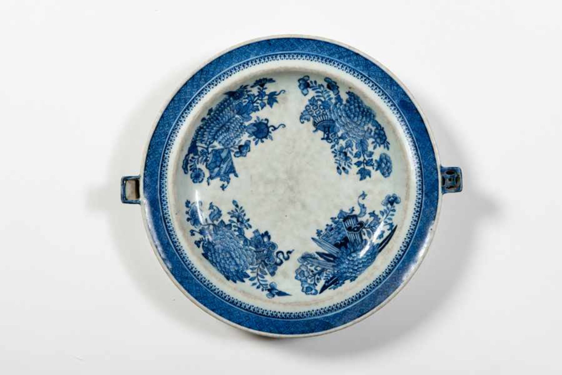 INSULATING BOWL Blue and whiteporcelain. China, Qing dynasty 19th cent. 保溫盆A very rare insulating - Image 2 of 3