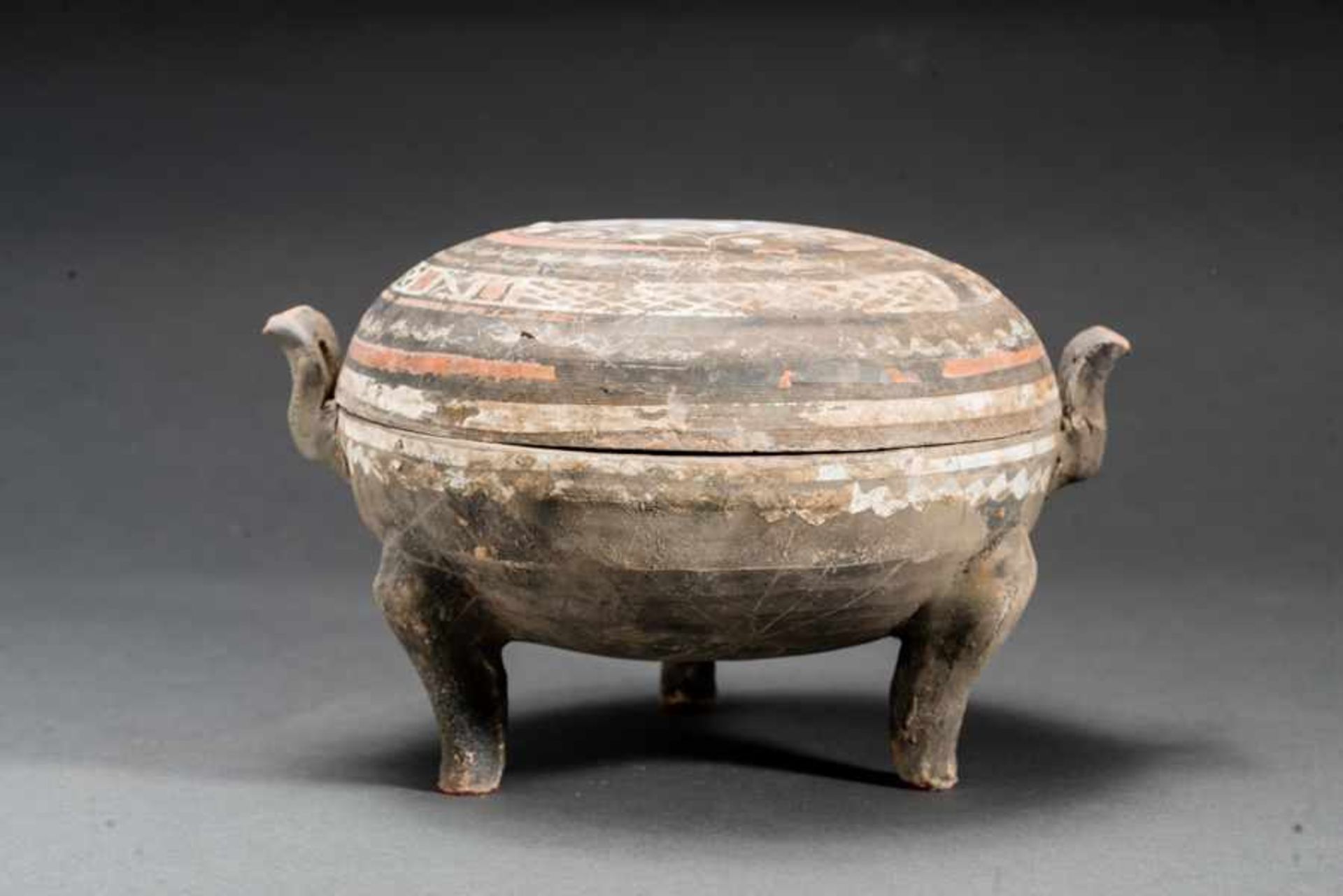 TRIPOD VESSEL WITH LID Terracotta with original painting. China, WesternHan dynasty (206 BCE - 9