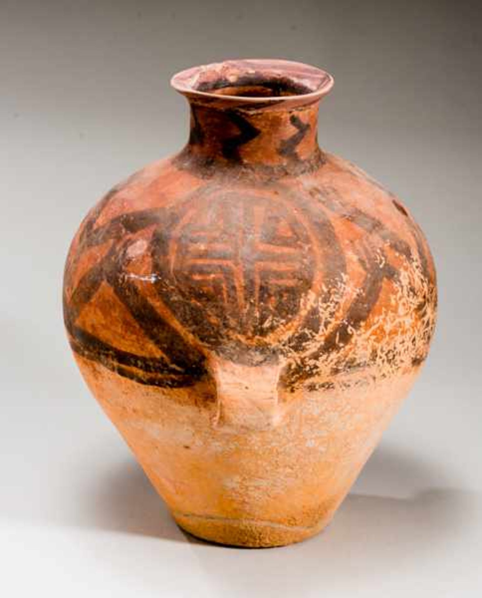 LARGE VESSEL Terracotta with the original painting. China, Yangshao culture (3000-2000BCE) Majiayao, - Bild 3 aus 6