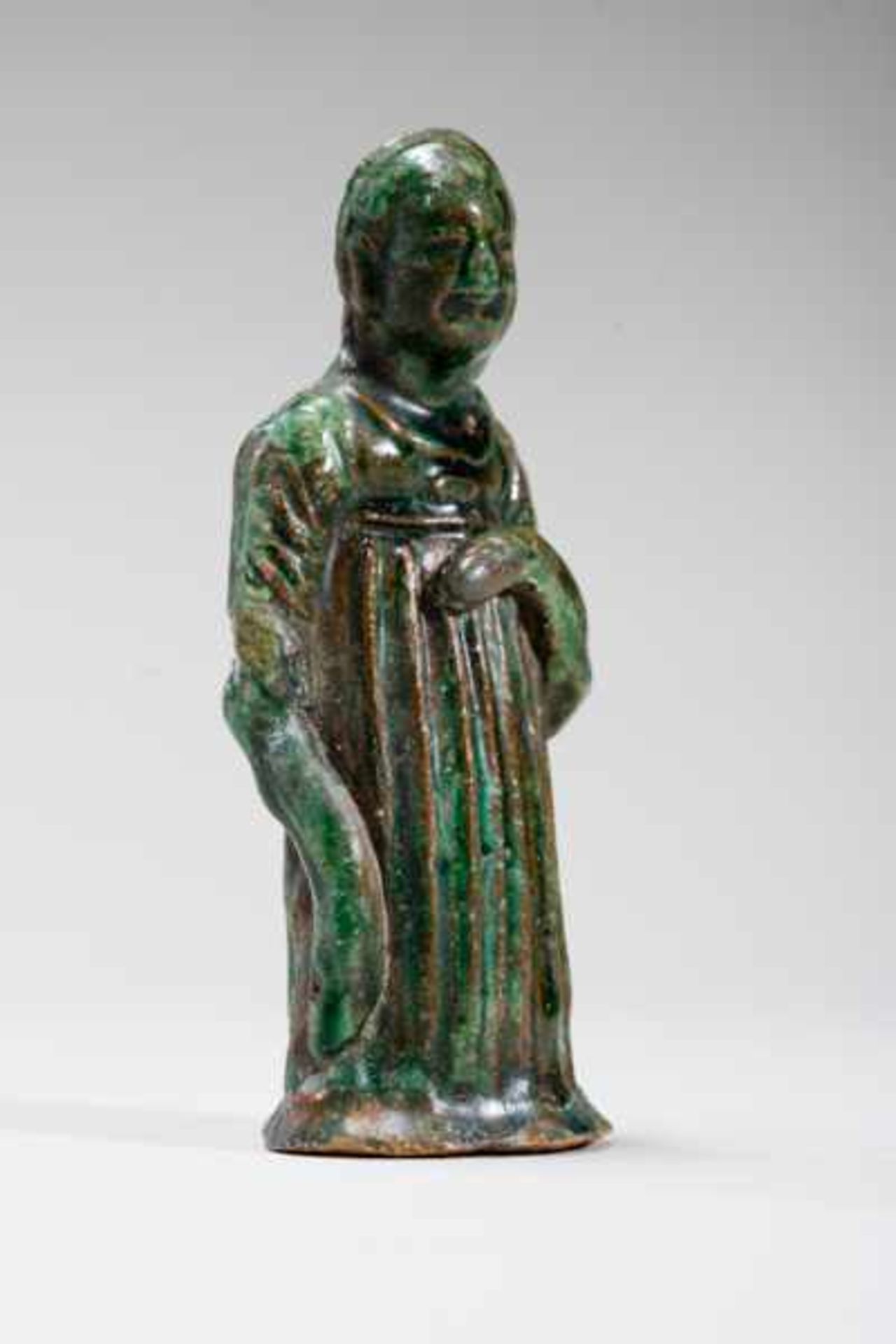 SMALL COUR TLY LADY Glazed ceramic. China, Han dynasty (206 BCE - 220 CE)小型陶婦A rare, deep-green - Image 2 of 5