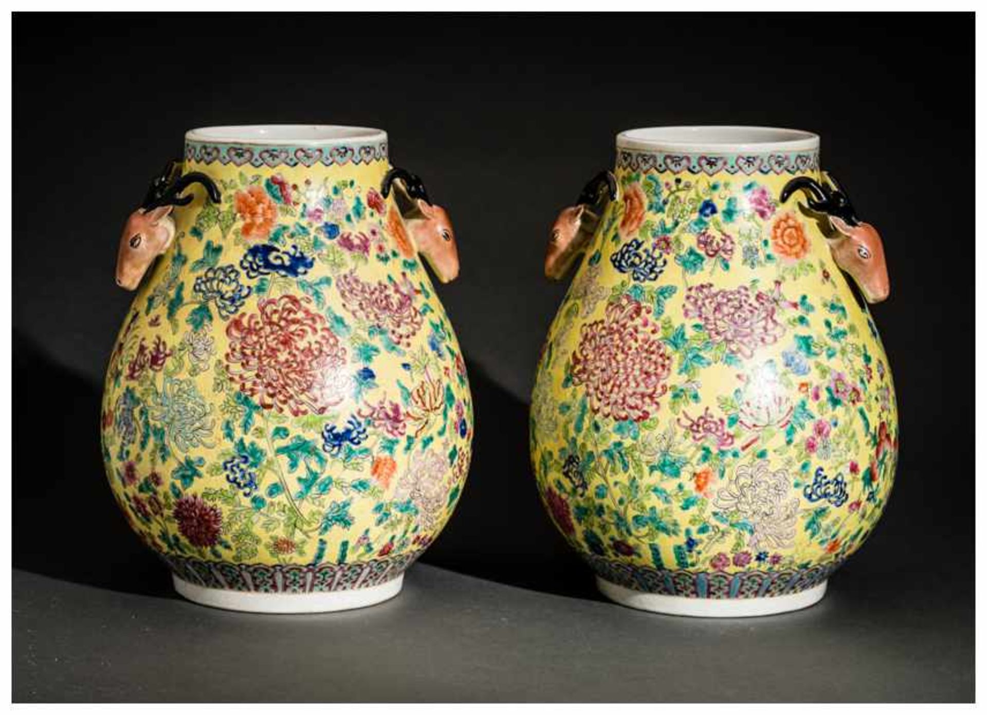 PAIR OF VASES WITH STAG HEADS Porcelain with enamel painting. China, in Qianlong era style, Qing - Image 3 of 6