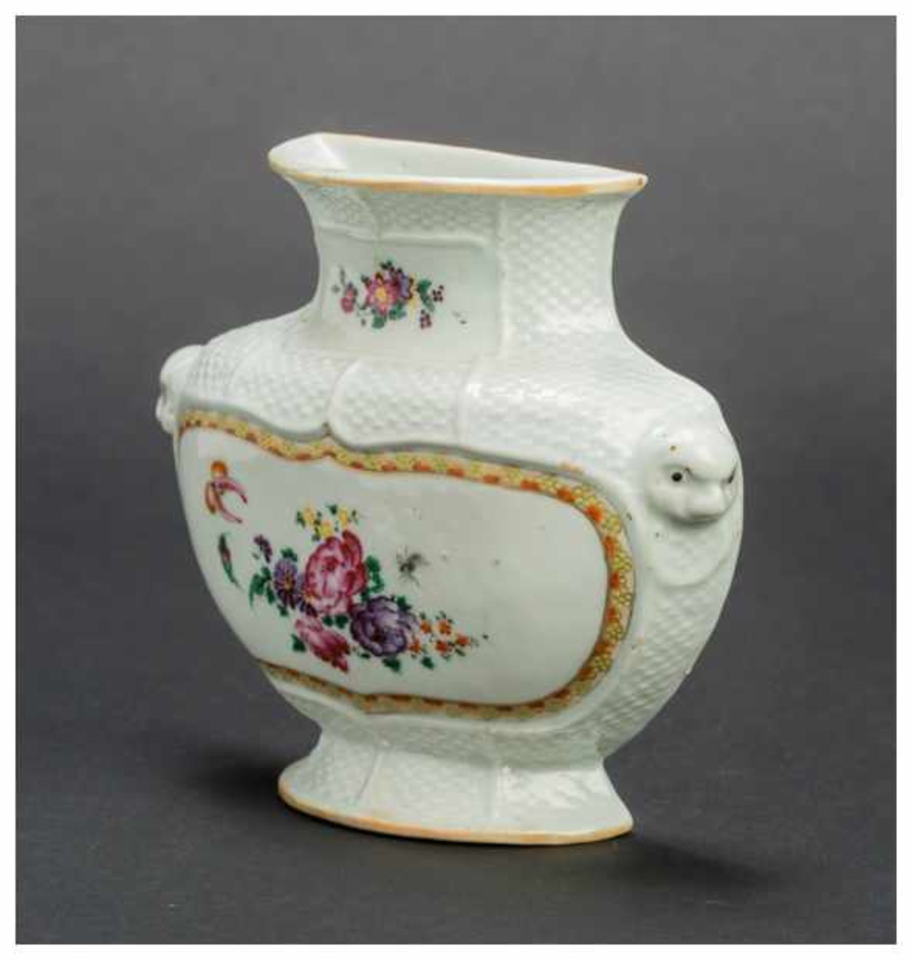 A FINE SAMSON WALL VASE IN CHINESE FAMILLE ROSE STYLE Porcelain. China, late 19th centuryA fine wall - Image 2 of 6