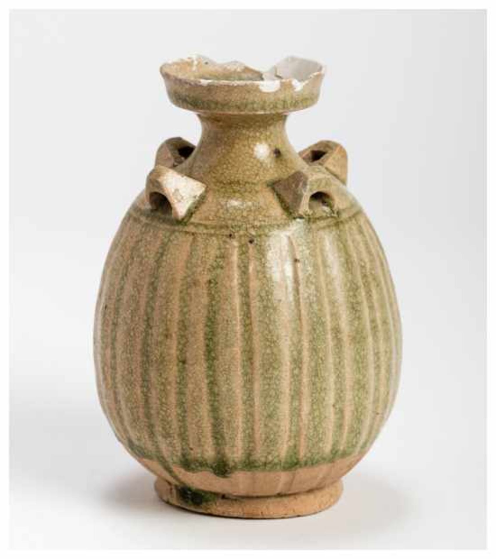 A CHINESE GLAZED CERAMIC GOURD-SHAPED VESSEL Glazed ceramic. China, Ming dynastyOvoid shape with - Image 2 of 4