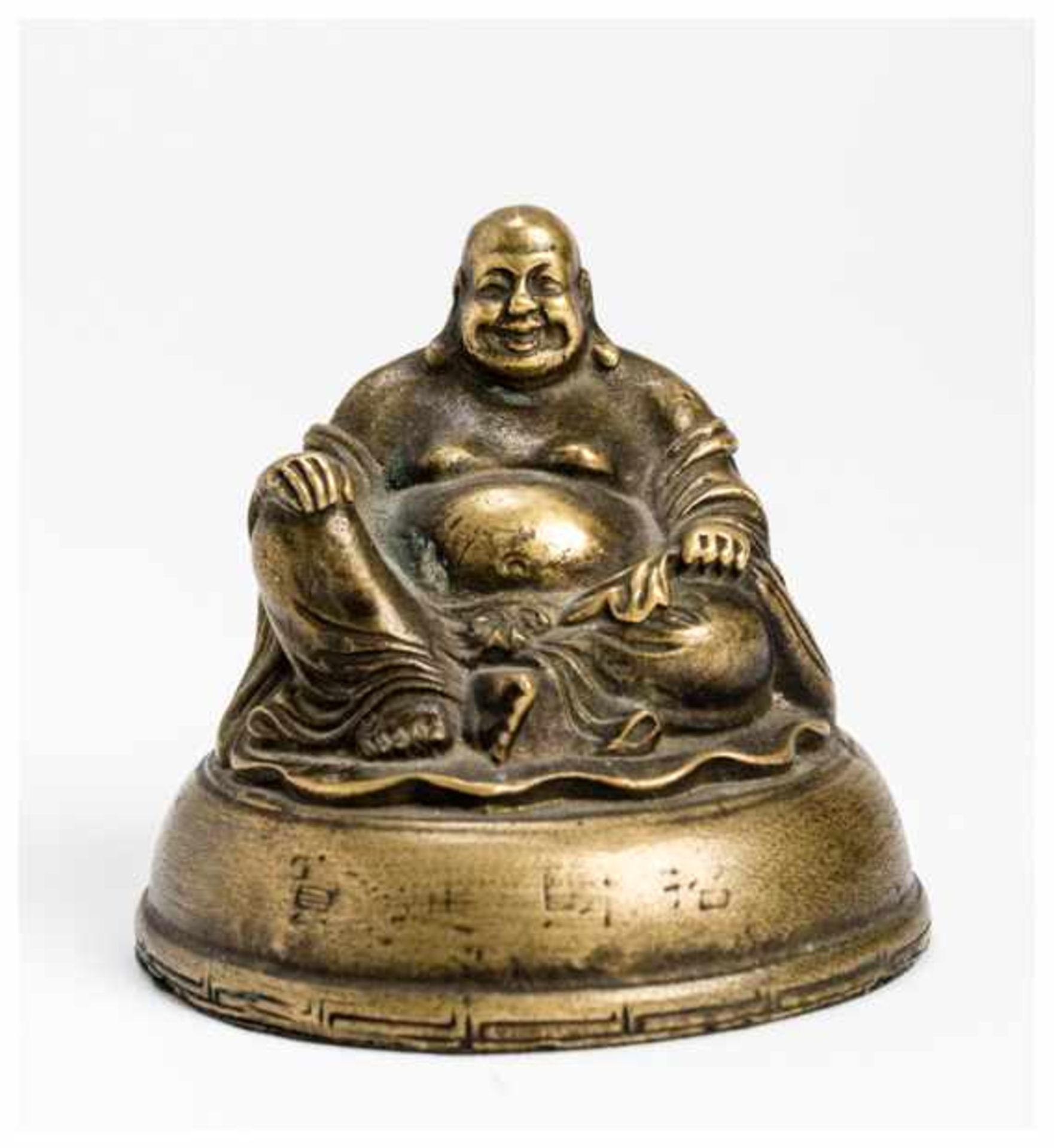 A BRONZE FIGURE OF BUDAI Bronze. China, Qing dynastyA bronze cast model the laughing god of luck - Bild 2 aus 5