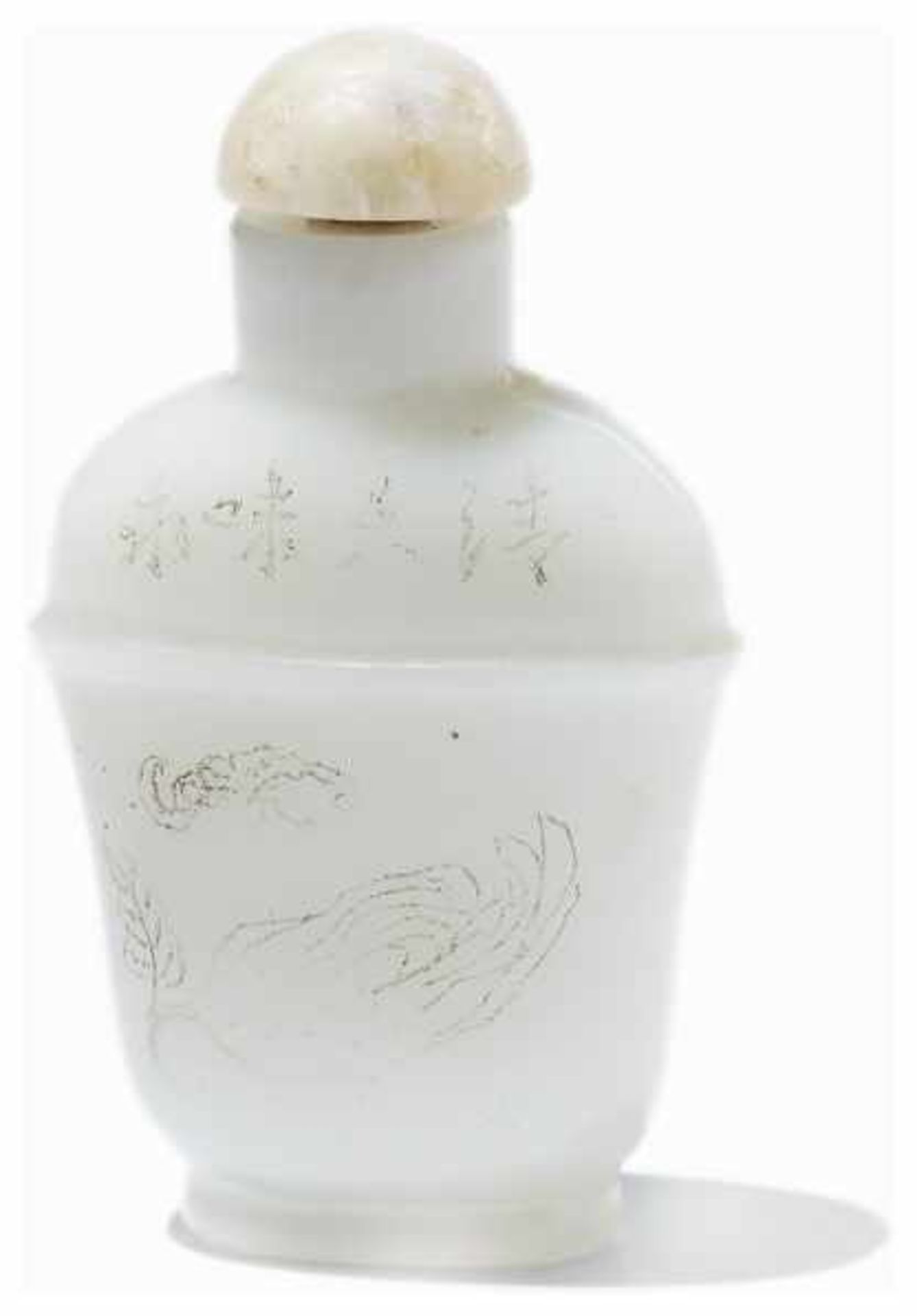 SNUFF BOTTLE WITH INCISED DECORATION Milk glass, quartz. China, modernFlat body with profiled