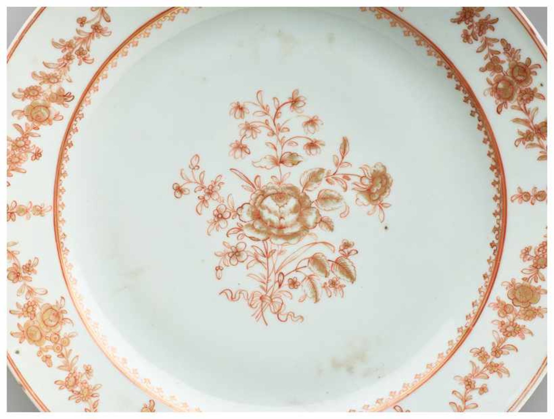 A 'PEONY' EXPORT PORCELAIN PLATE The front painted in gold and iron red on a transparent glaze, - Image 3 of 4