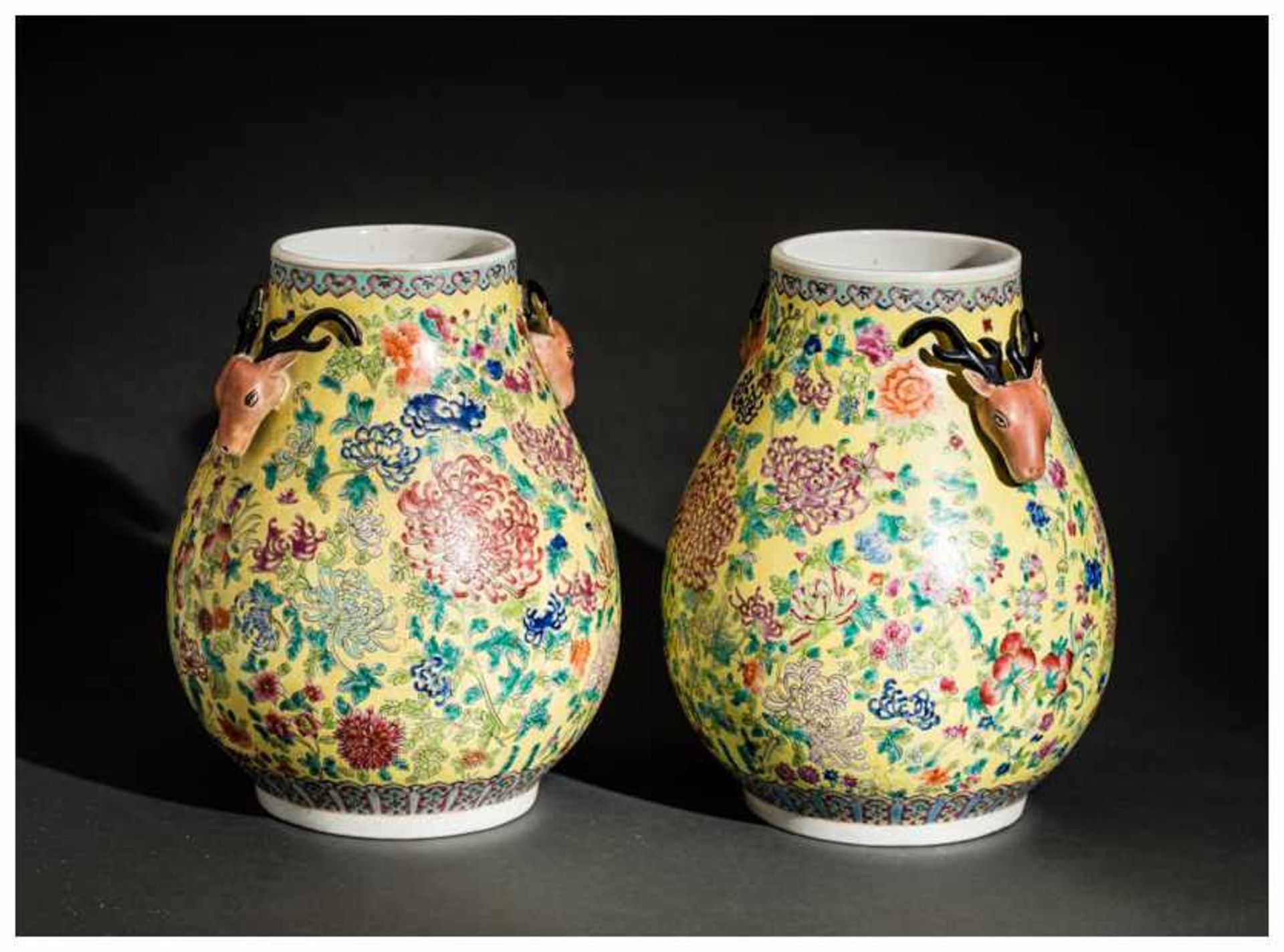 PAIR OF VASES WITH STAG HEADS Porcelain with enamel painting. China, in Qianlong era style, Qing - Image 4 of 6