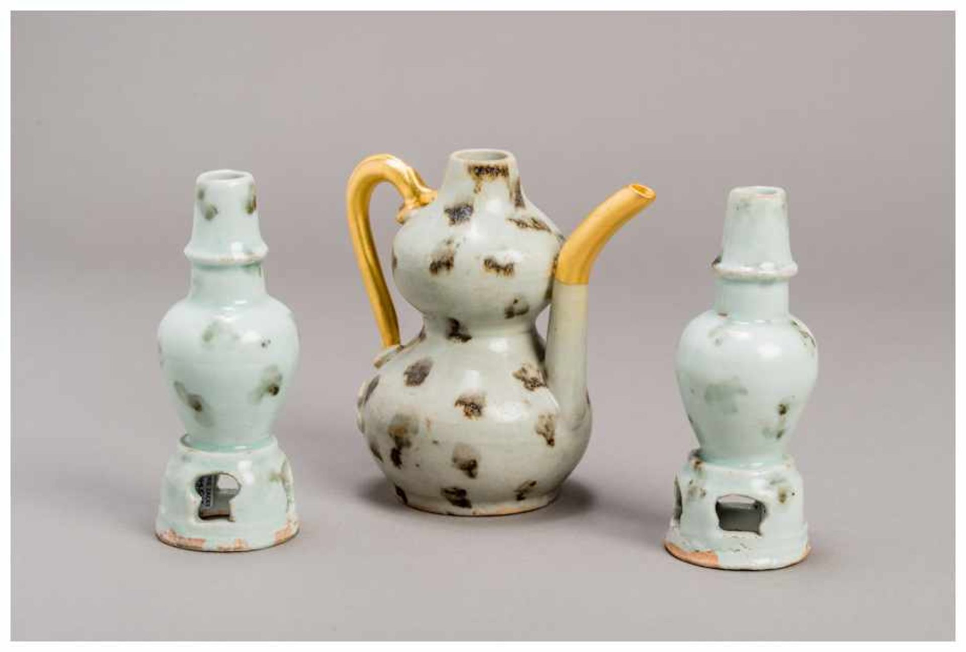 A CHINESE DOUBLE GOURD POT AND TWO ALTAR VASES Glazed ceramic. China, Song to Yuan-dynastyThe 'altar - Image 2 of 3