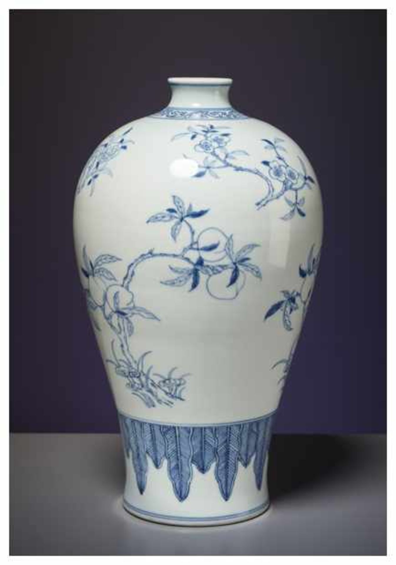 A CHINESE BLUE AND WHITE PORCELAIN BALUSTER VASE Porcelain with blue and white painting. China,