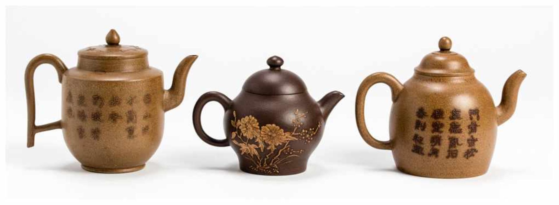 THREE YIXING CERAMIC TEA POTS Yixing ceramic. China, Qing dynastyAll with handles, lids and - Image 2 of 5