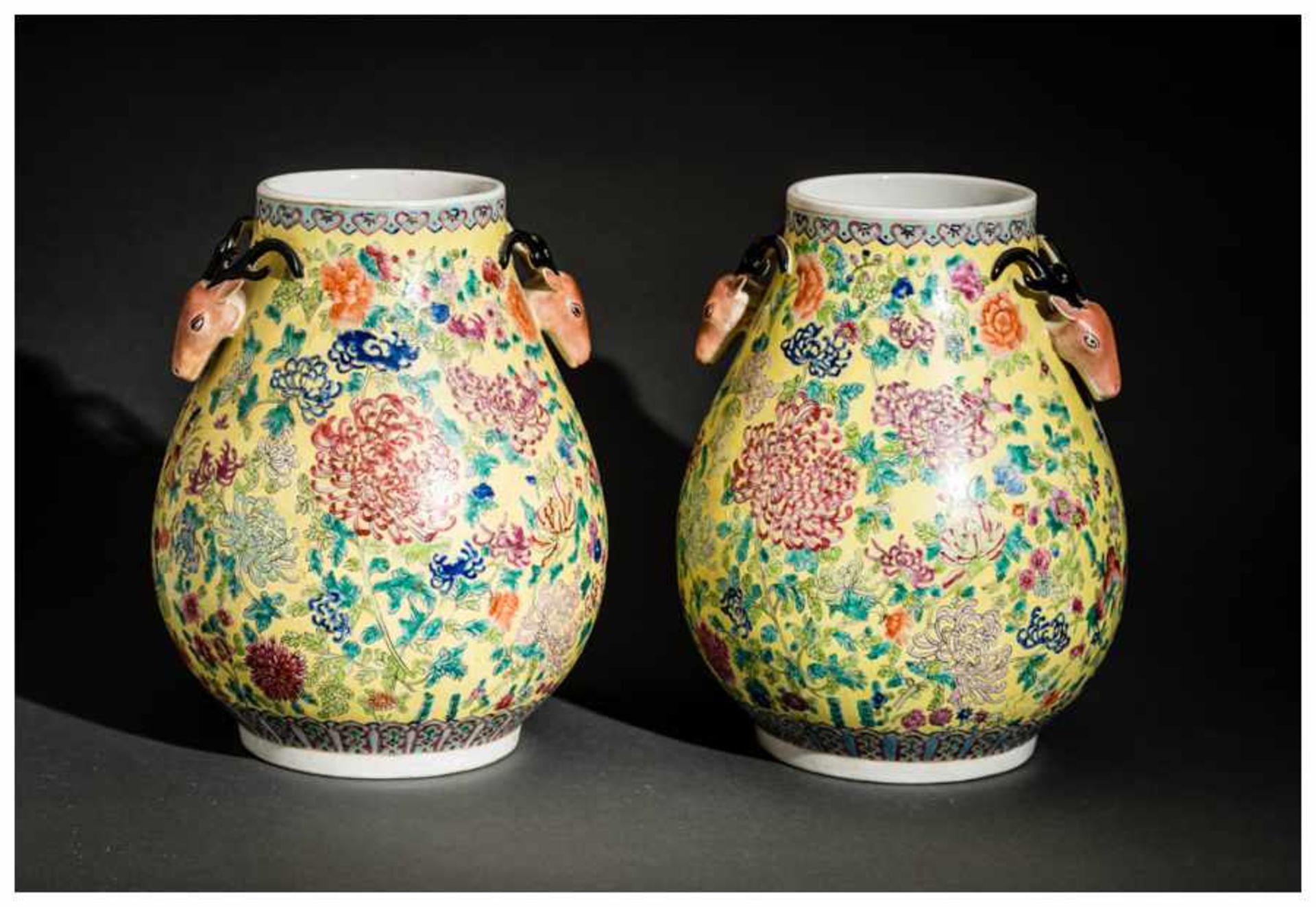 PAIR OF VASES WITH STAG HEADS Porcelain with enamel painting. China, in Qianlong era style, Qing - Image 2 of 6