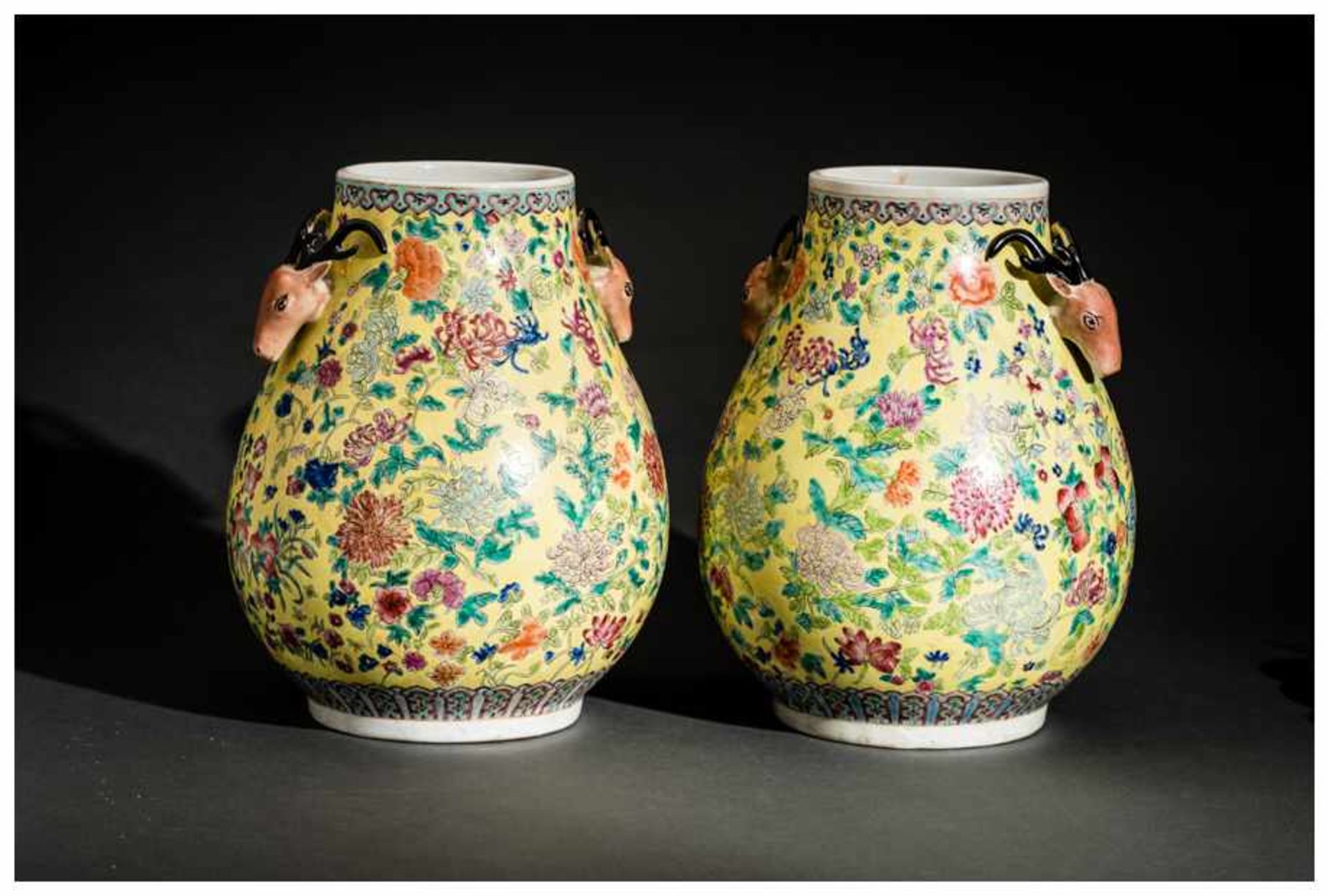 PAIR OF VASES WITH STAG HEADS Porcelain with enamel painting. China, in Qianlong era style, Qing - Image 5 of 6