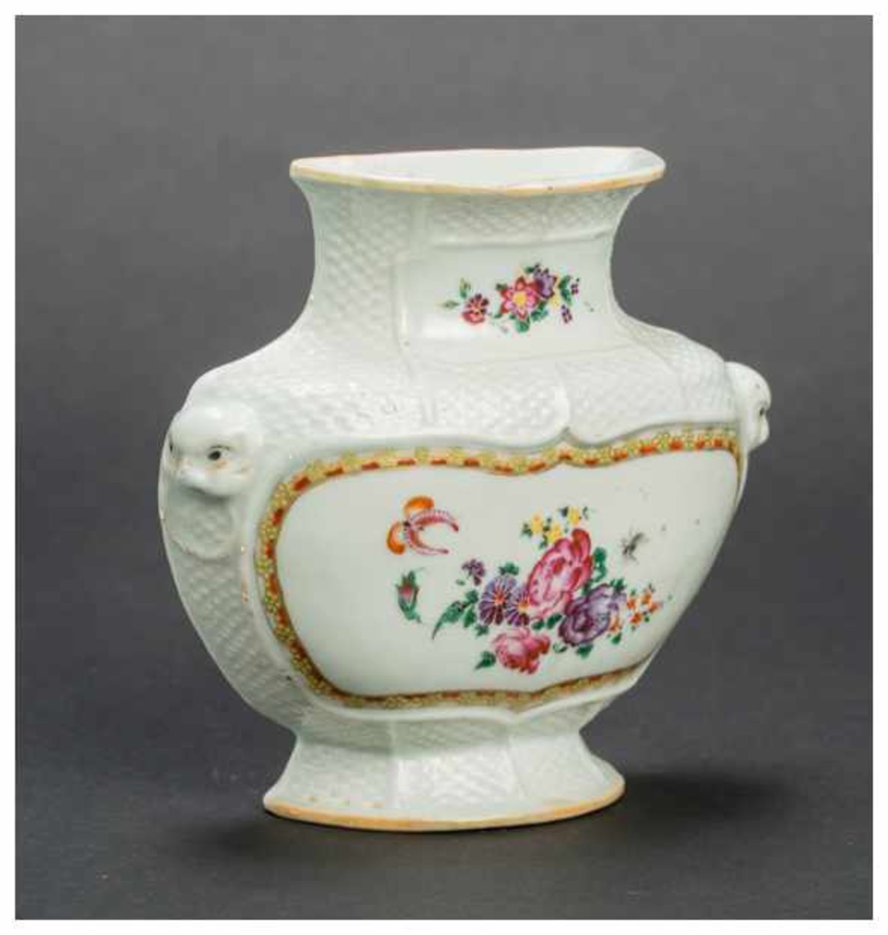 A FINE SAMSON WALL VASE IN CHINESE FAMILLE ROSE STYLE Porcelain. China, late 19th centuryA fine wall - Image 3 of 6