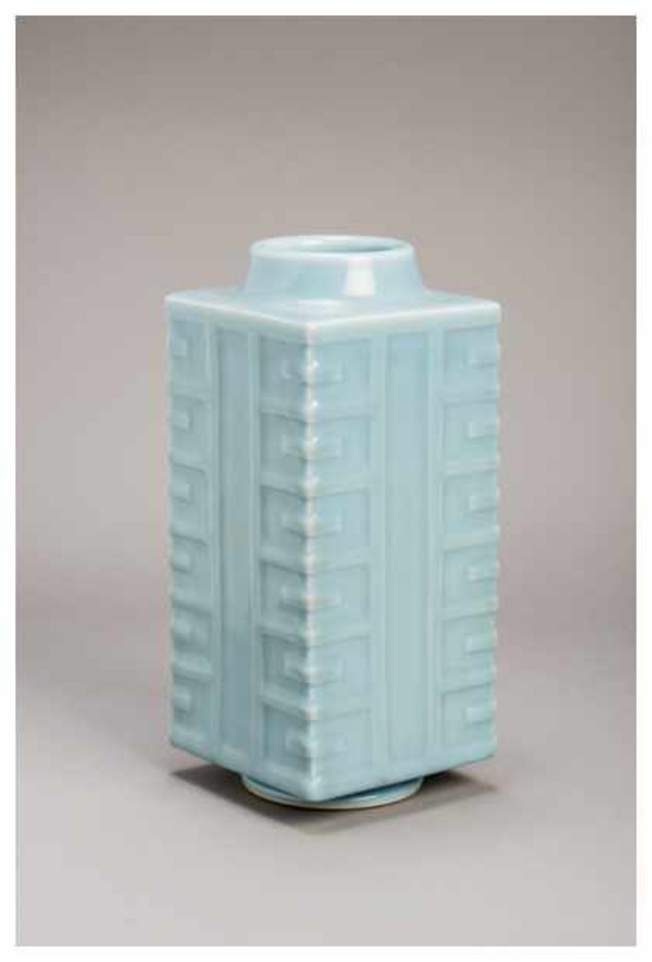 A CELADON GLAZED PORCELAIN CONG Porcelain. China, Guangxu period and likely of the periodA large - Image 4 of 6