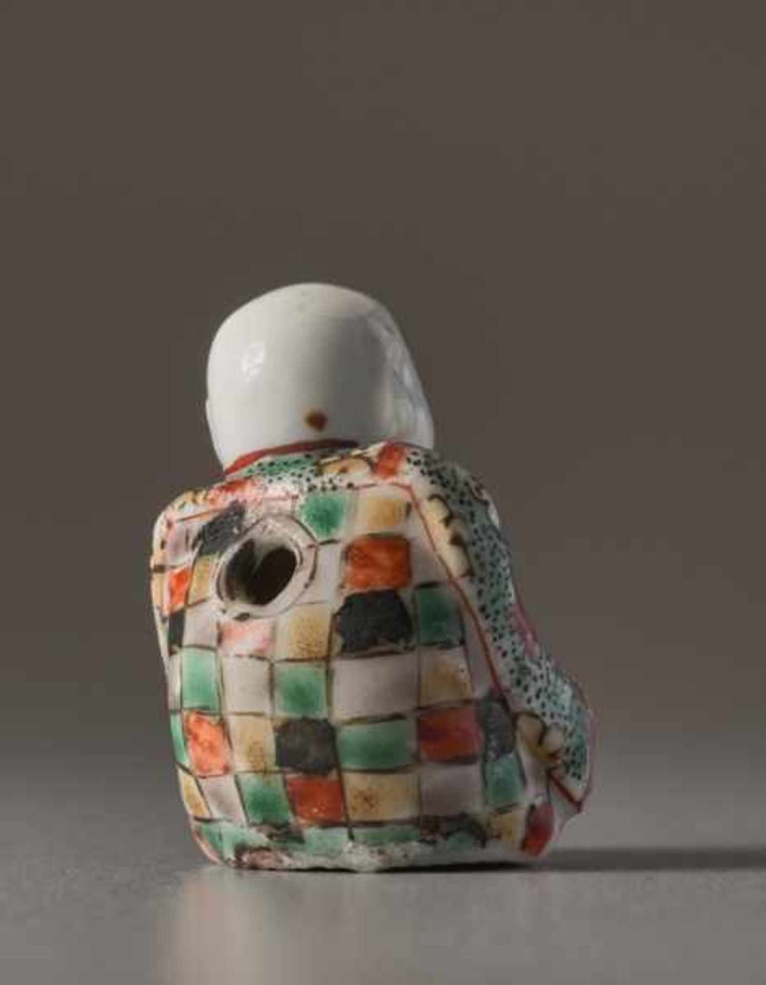 A PORCELAIN NETSUKE OF HOTEI Porcelain netsuke with enamel colors. Japan, Meiji periodA very fine - Image 3 of 5