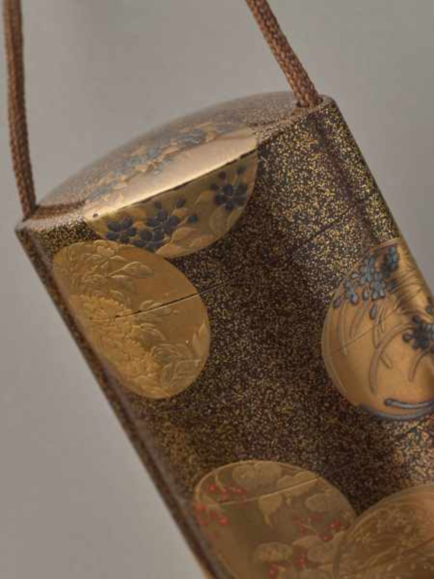 A FOUR CASE LACQUER AND GOLD INRO BY CHOKOKUSEN OF BLO SSOMS Lacquer, gold and silver inro. Japan, - Image 3 of 5